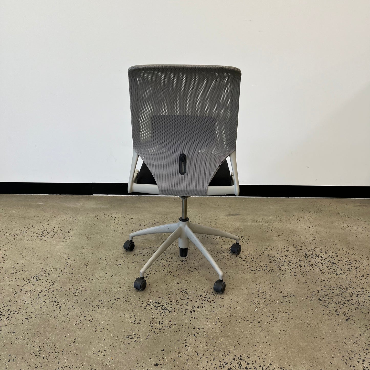 Vitra Meda 2 Mesh Grey Office Chair