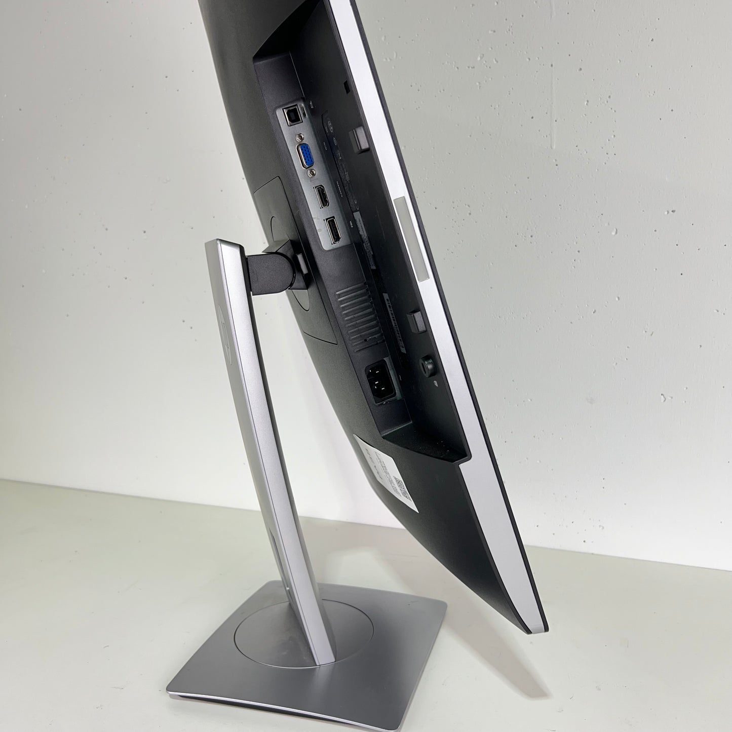 HP EliteDisplay E242 24-inch Monitor