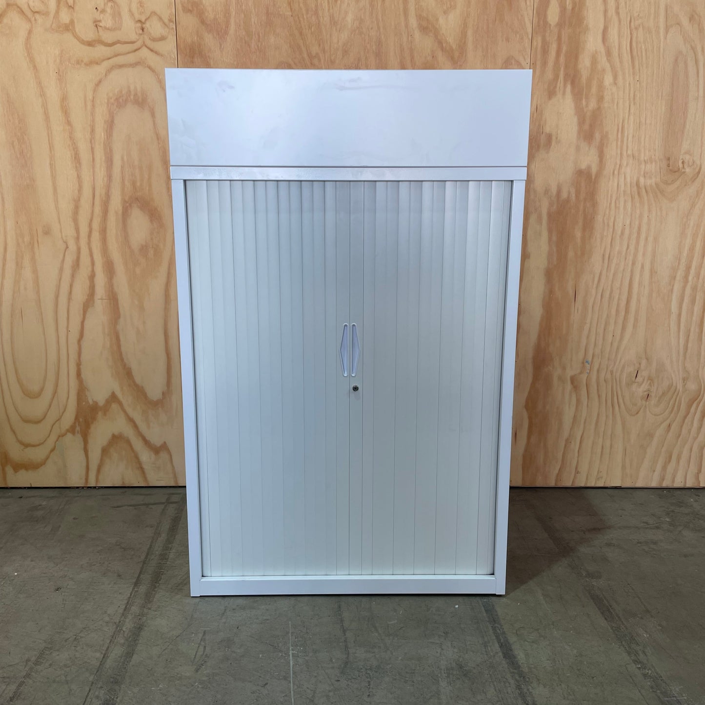 White Tambour