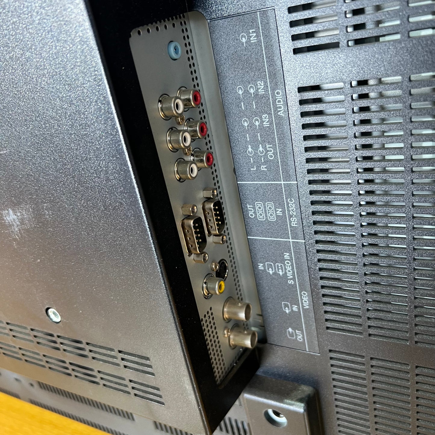 Mitsubishi LDT421V2 42" LCD Monitor with Speakers