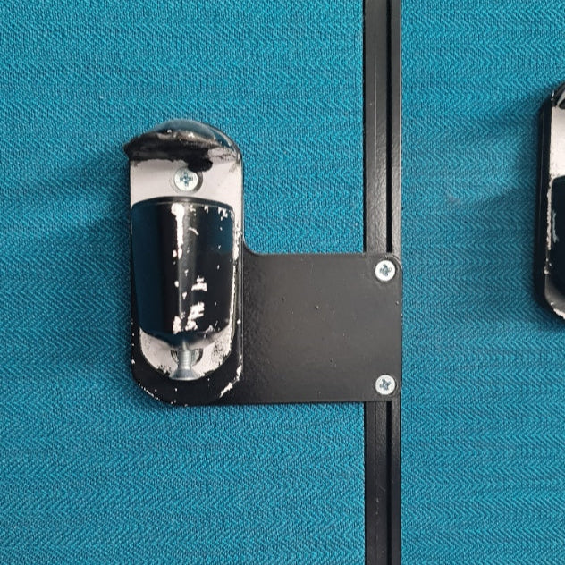 Partitions to suit Fixed height workstation with cable management