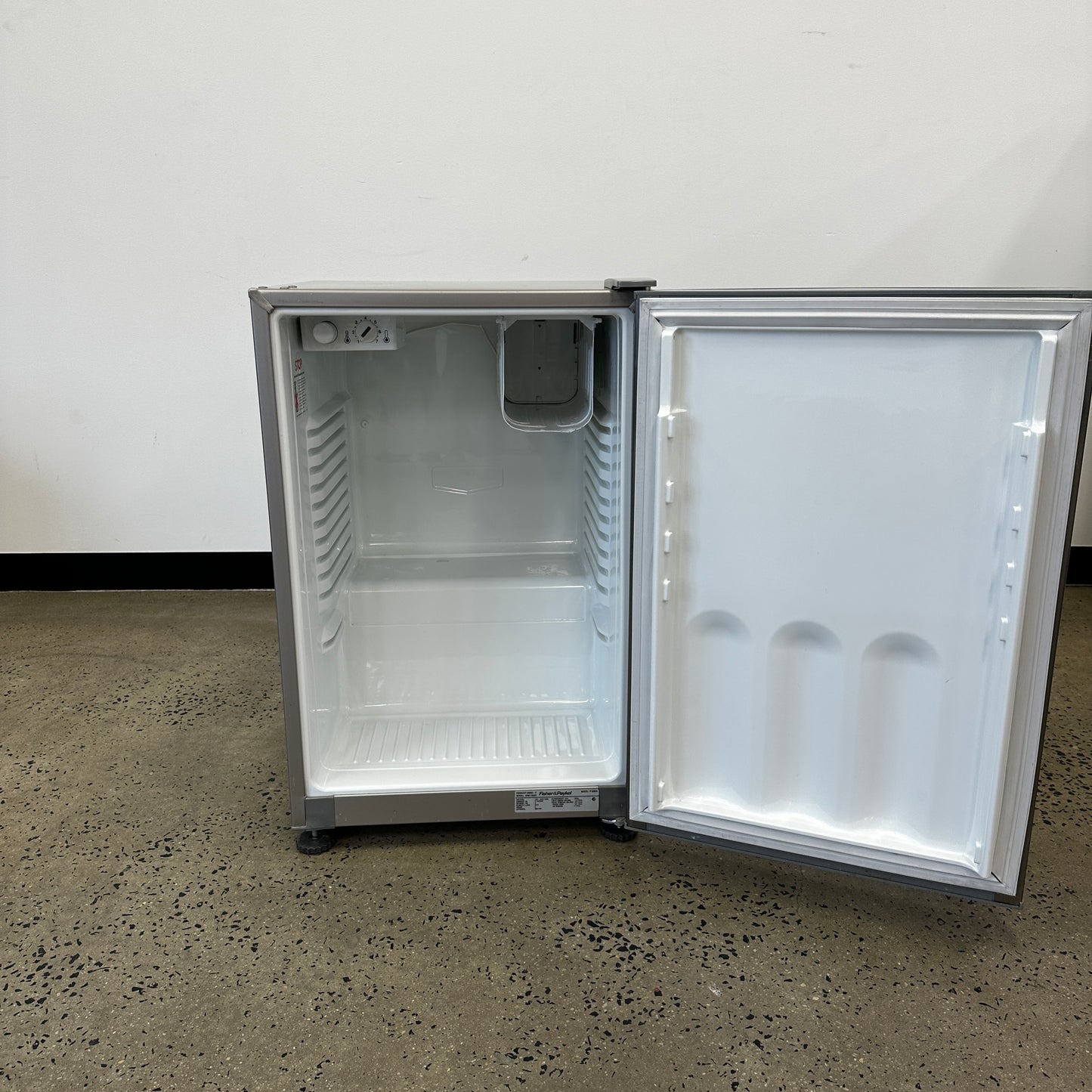 Fisher & Paykel P120RW 115L Bar Fridge Stainless Steel