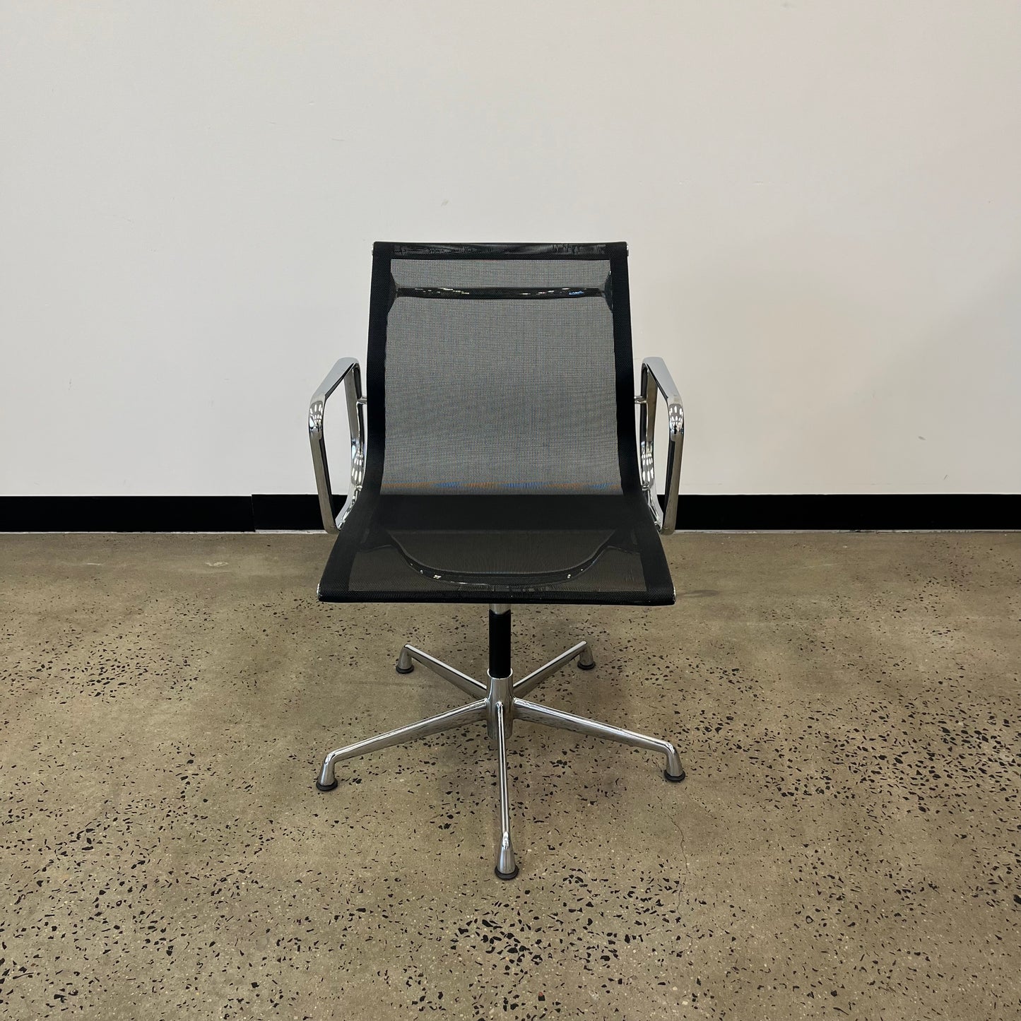 Replica Eames Ea 107 Mesh Swivel Office Chair