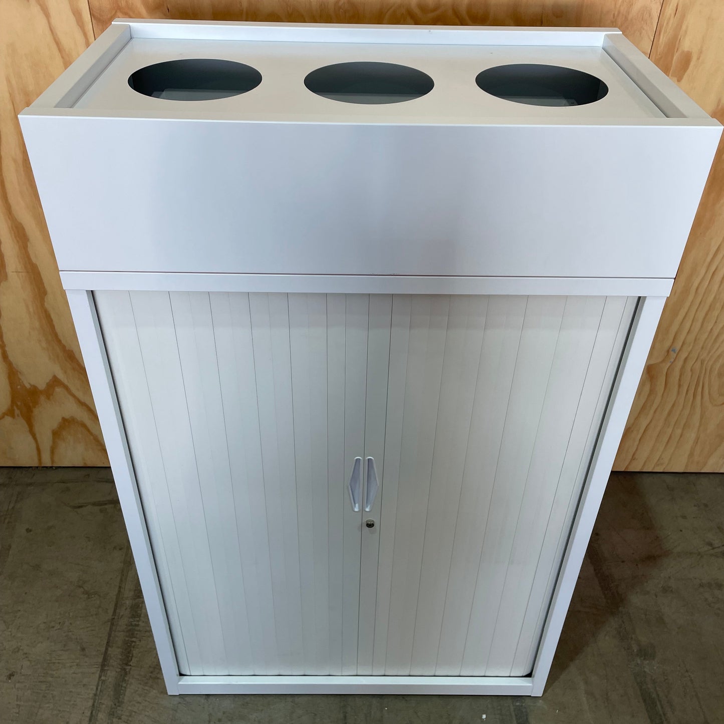 White Tambour