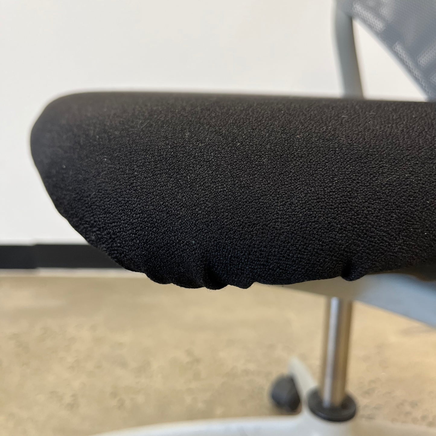 Vitra Meda 2 Mesh Grey Office Chair