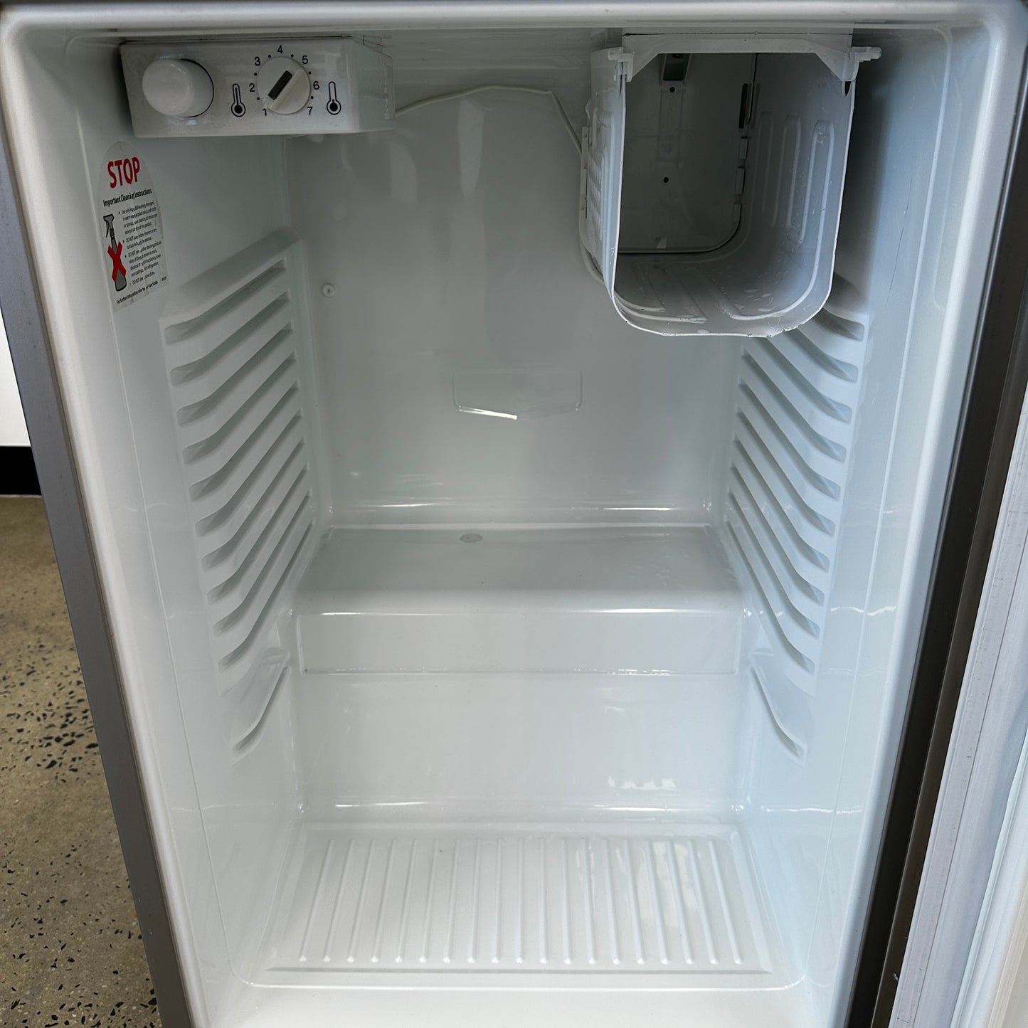 Fisher & Paykel P120RW 115L Bar Fridge Stainless Steel