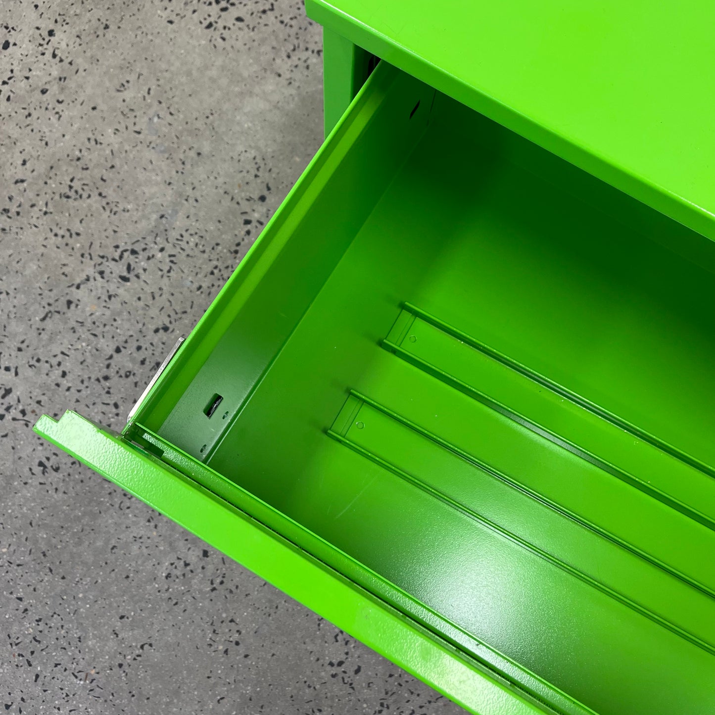Planex Virtu 2 Drawer Cabinet in Green Metal