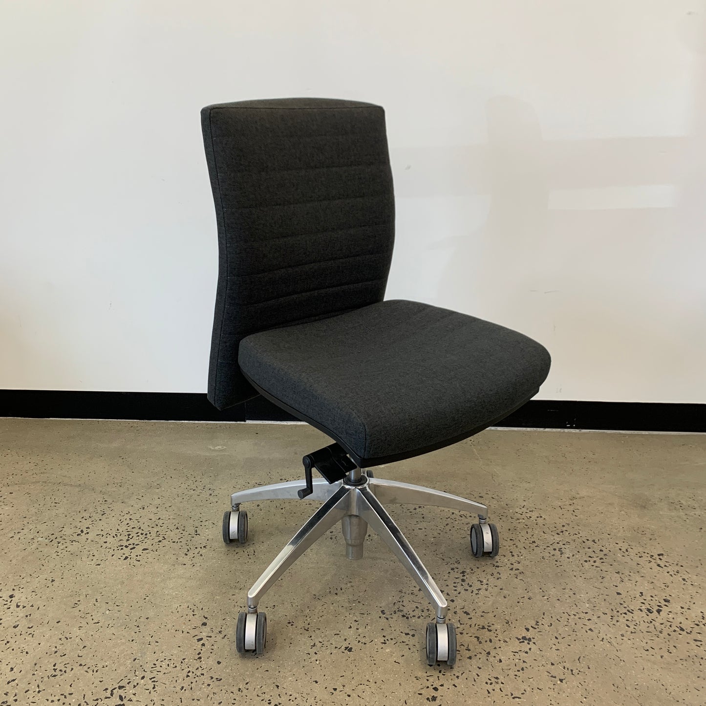 Donati Highback Office Chair (Red or Grey)