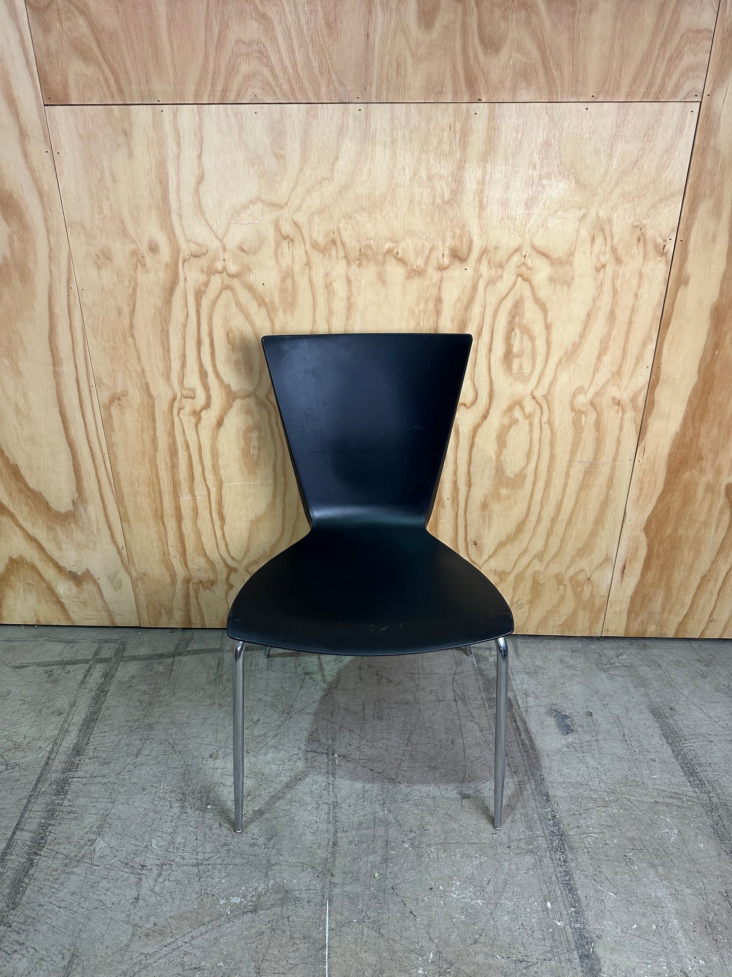 Wealth Visitor Chair in Black with Chrome Legs