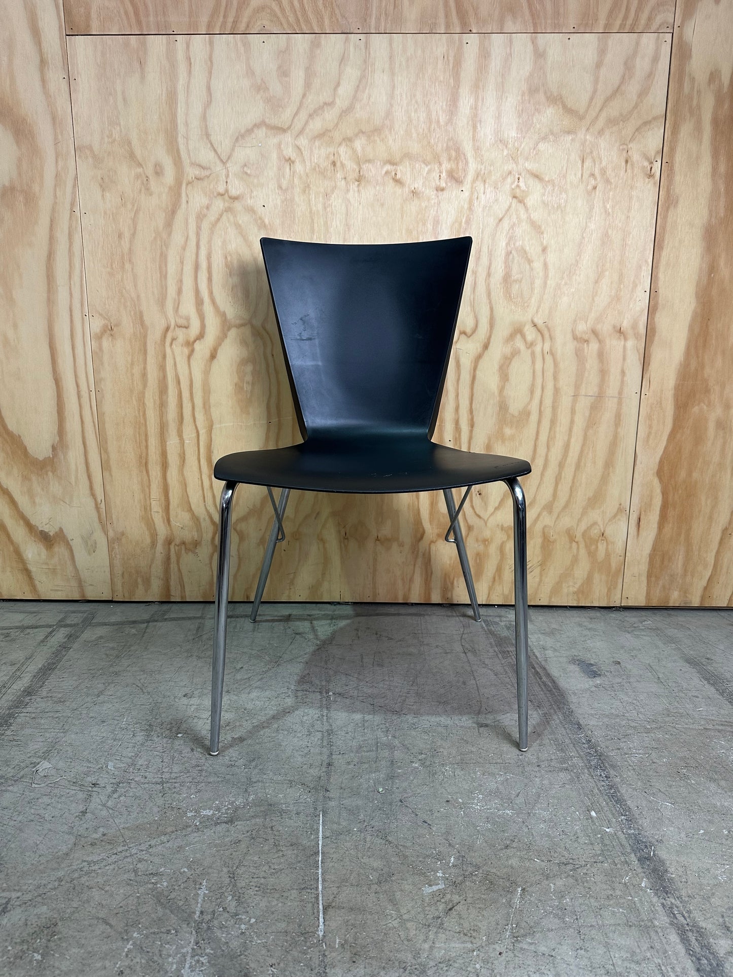 Wealth Visitor Chair in Black with Chrome Legs