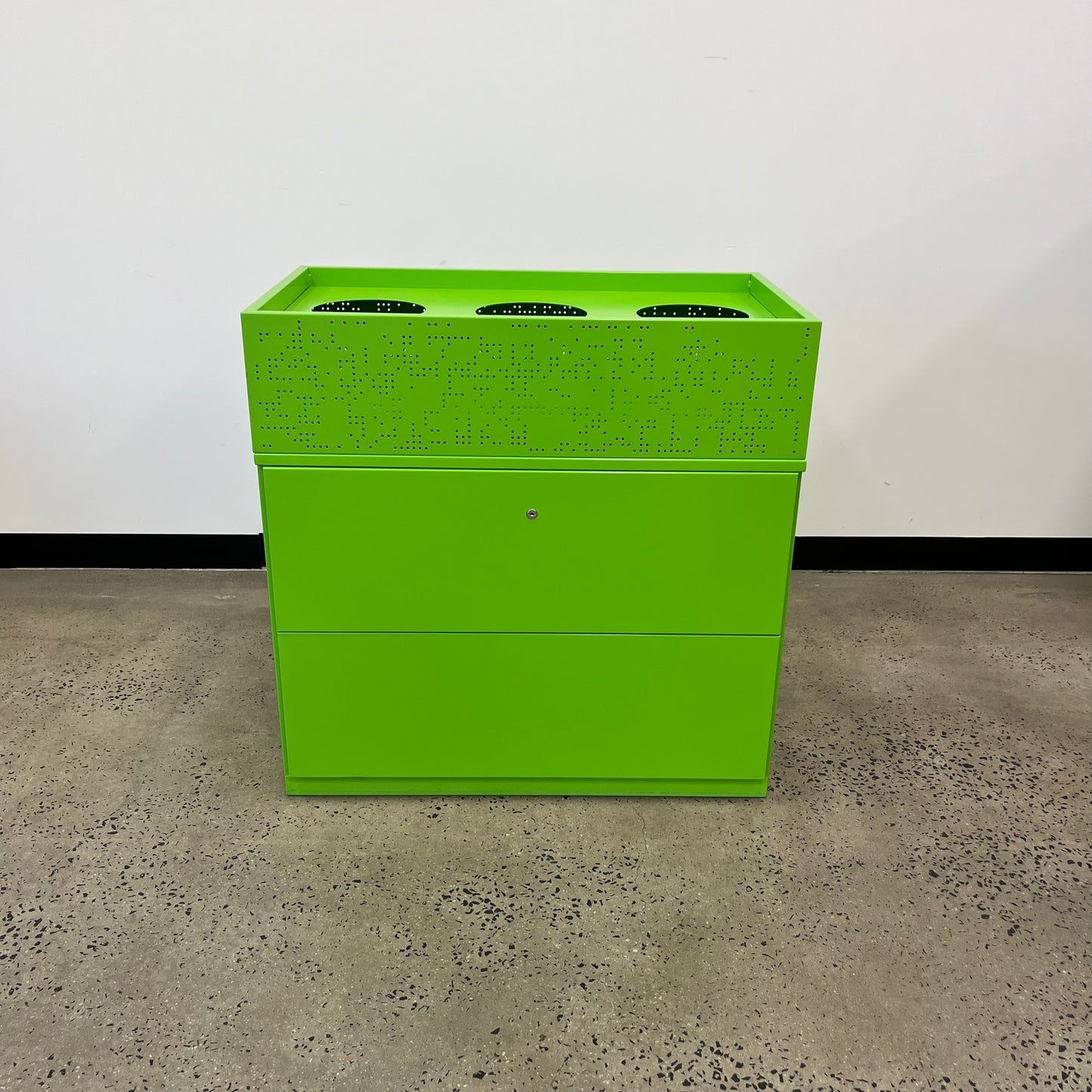 Planex Flox Planter Box in Green Metal