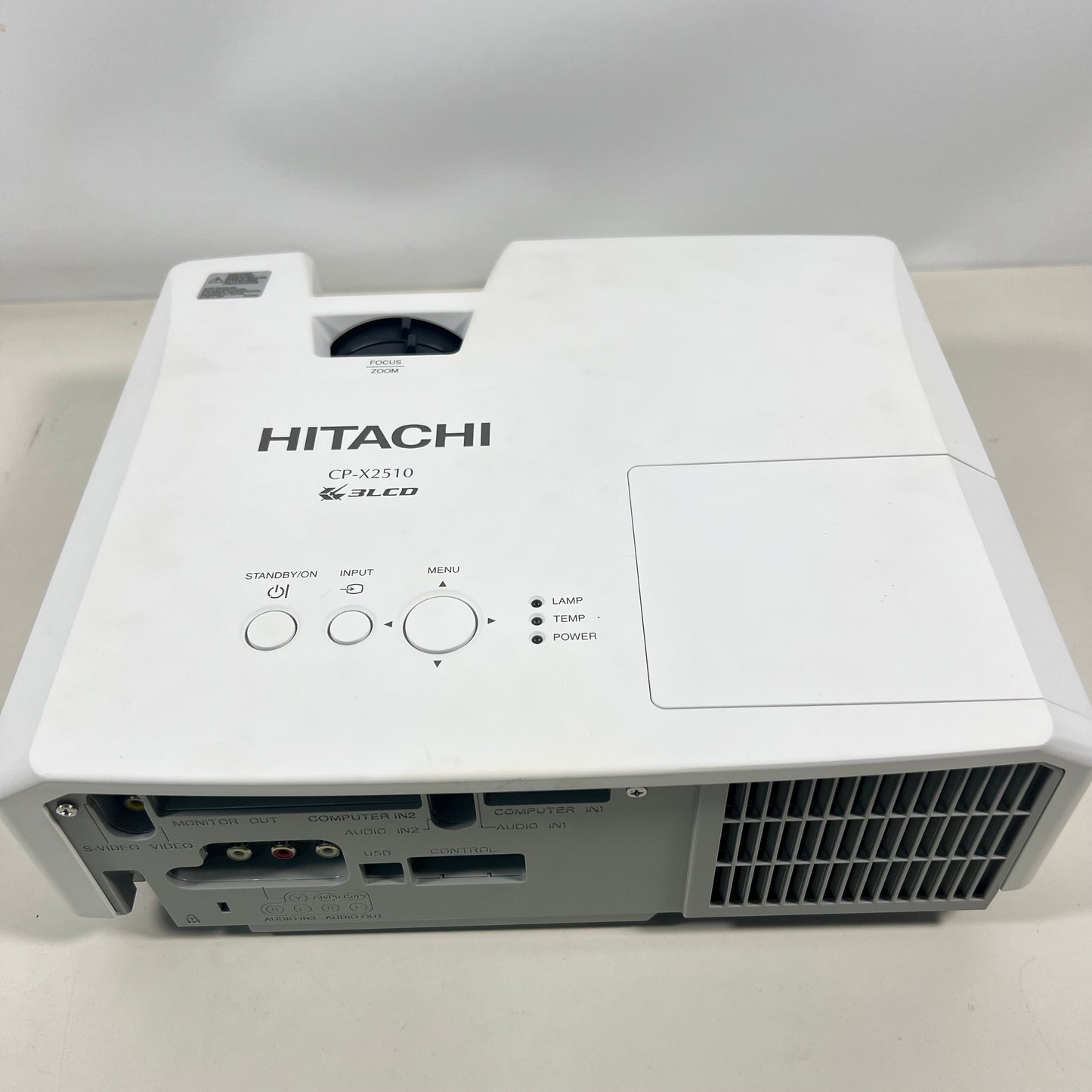 Hitachi CP-X2510 Projector