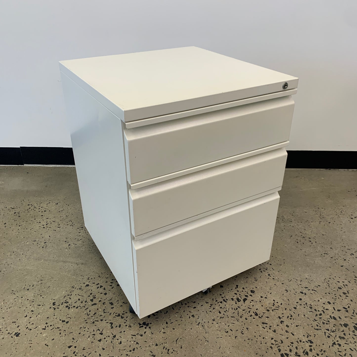 White Pedestal 3 Drawers Metal