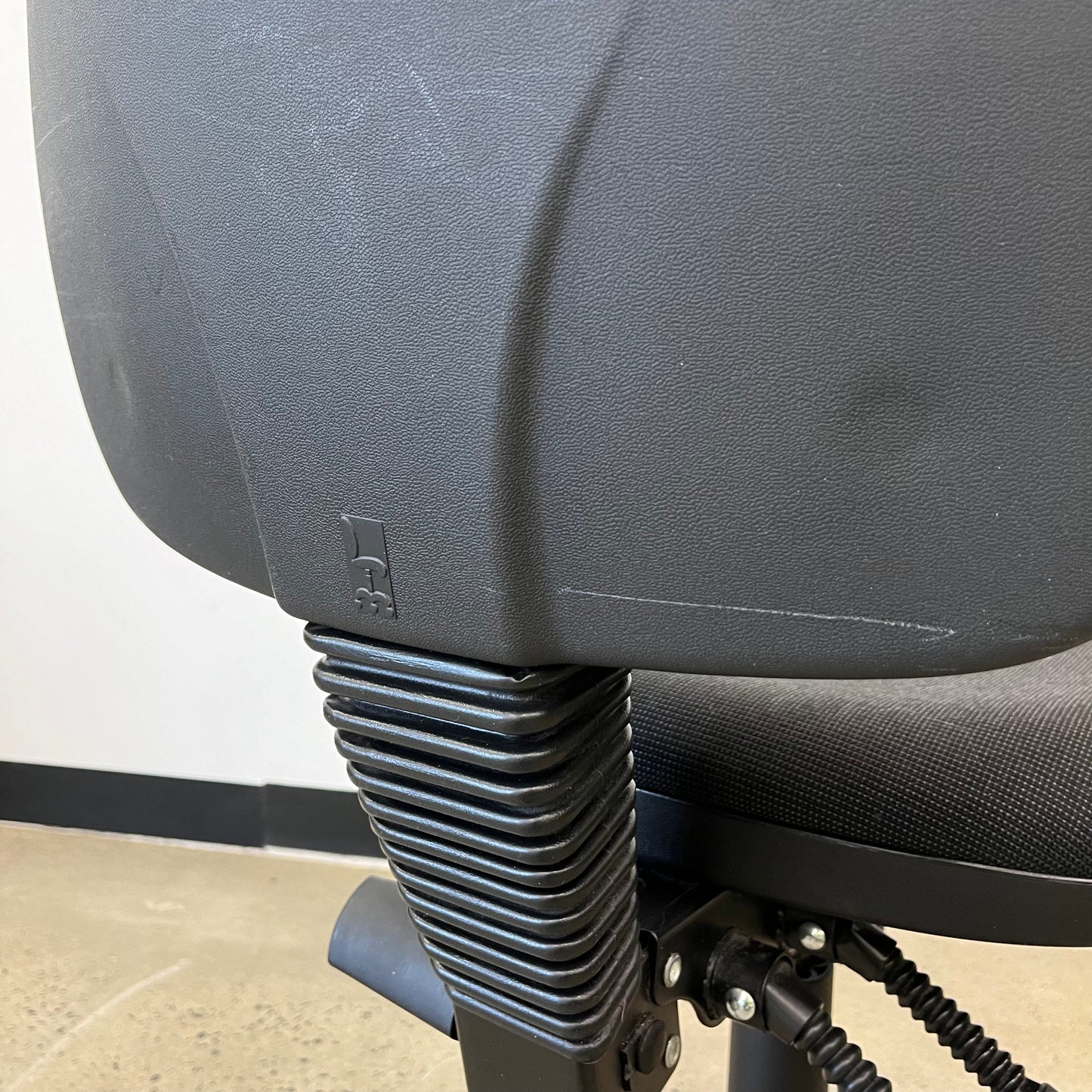 Rosier Delta Plus Black Office Task Chair