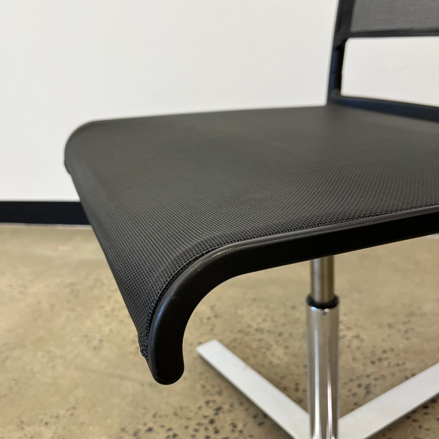 Wilkhahn Stapelstuhl Aline 231/2 Grau Mesh Swivel Chairs