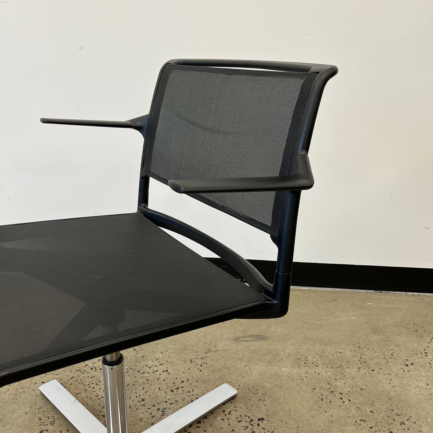 Wilkhahn Stapelstuhl Aline 231/2 Grau Mesh Swivel Chairs