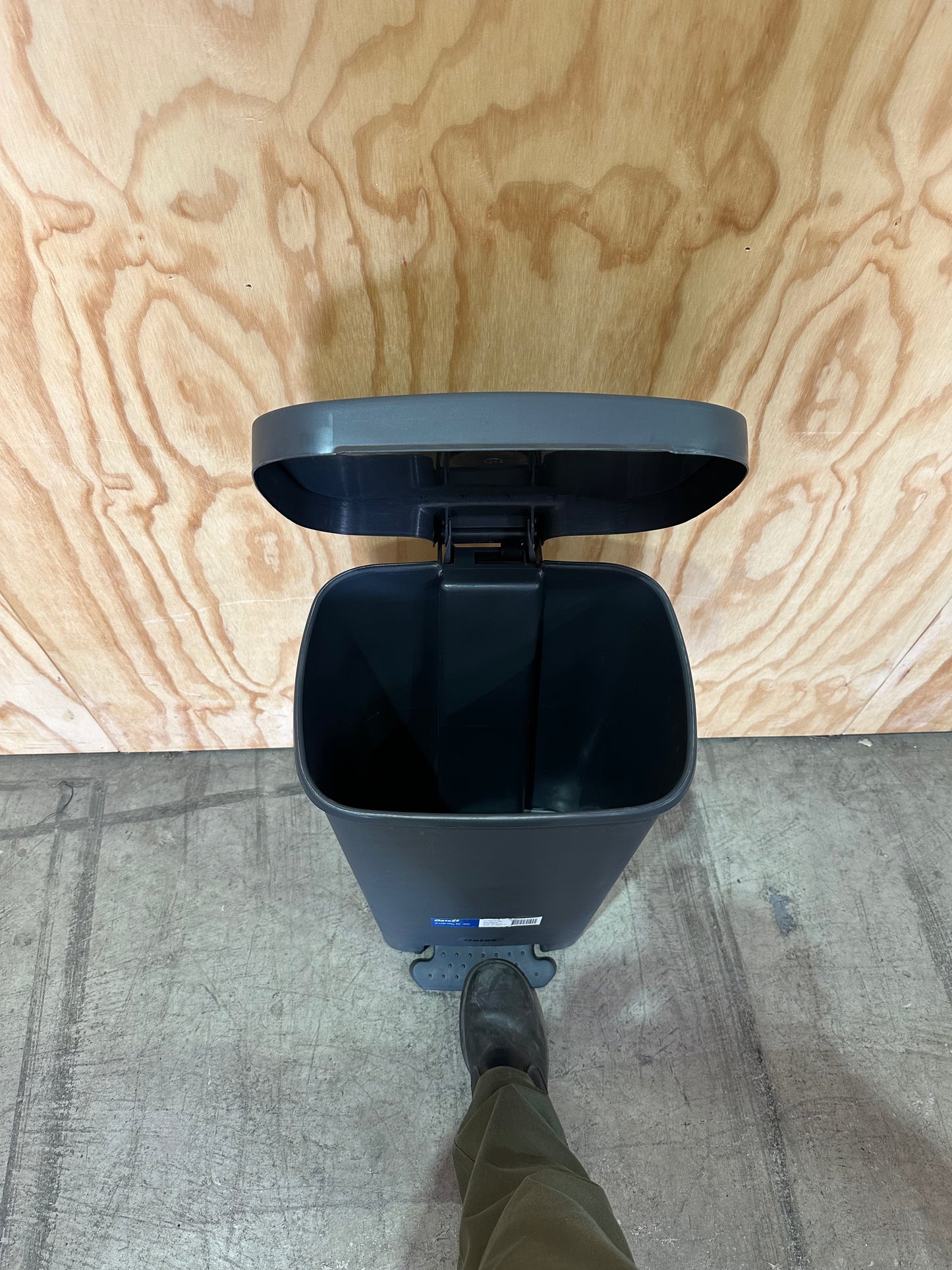 Oates 50 litre pedal bin in Grey
