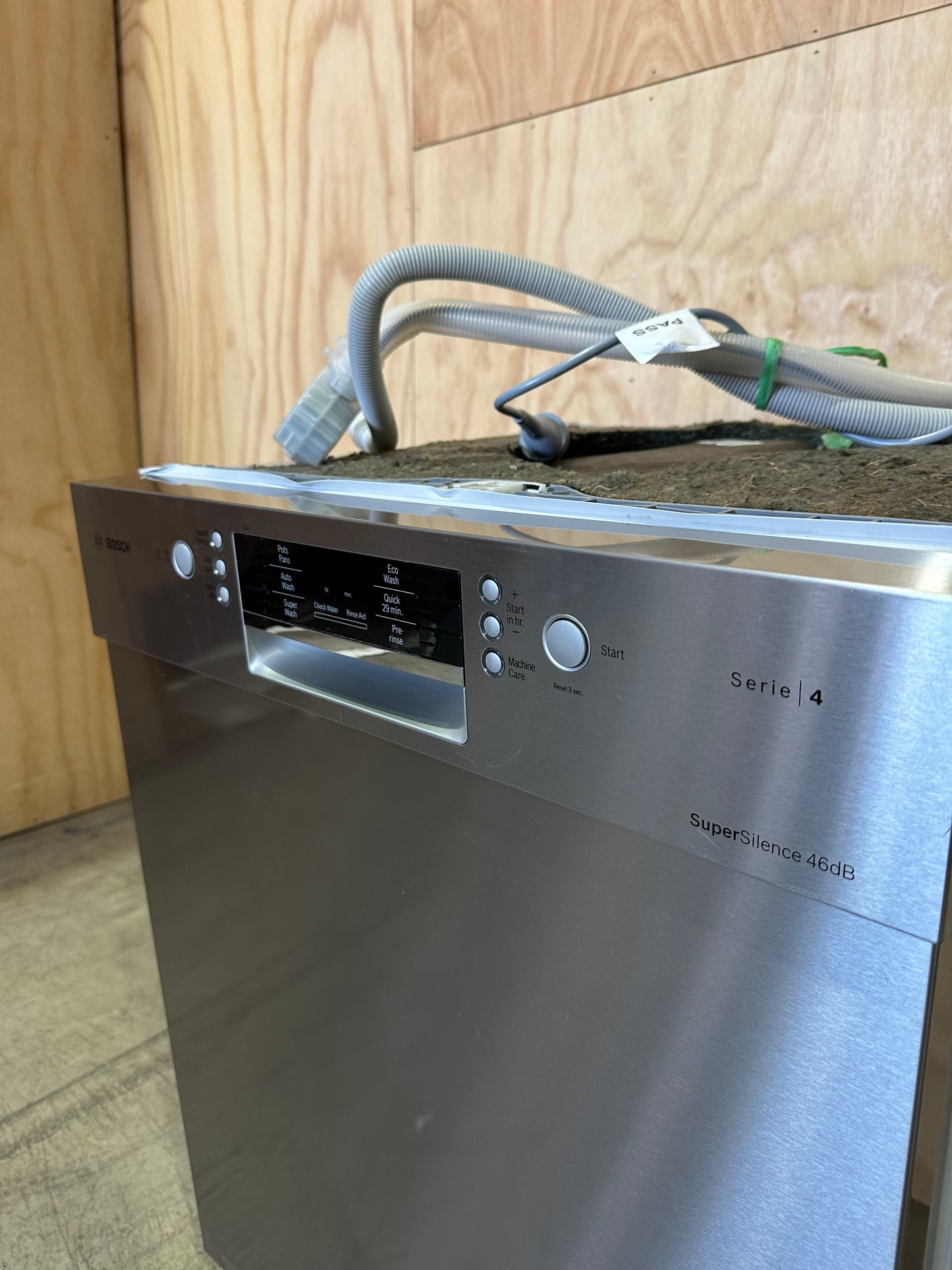 Bosch Serie 4 46db SMU46GS01A Under Bench Dishwasher