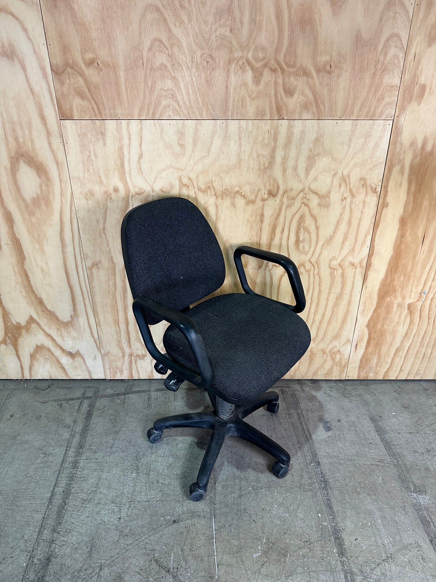CLEARANCE Grey Task Chair