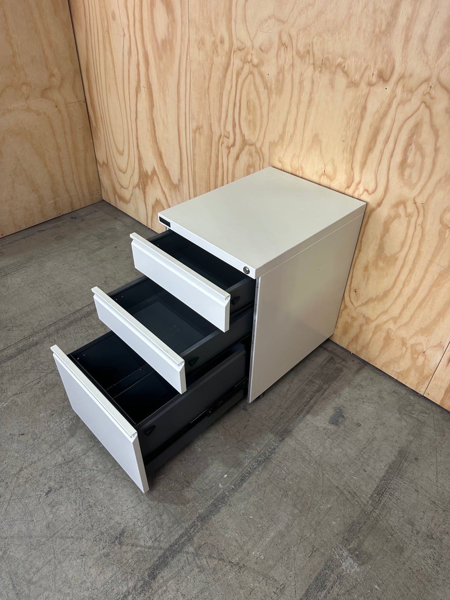Schiavello Narrow Pedestal in Off-White