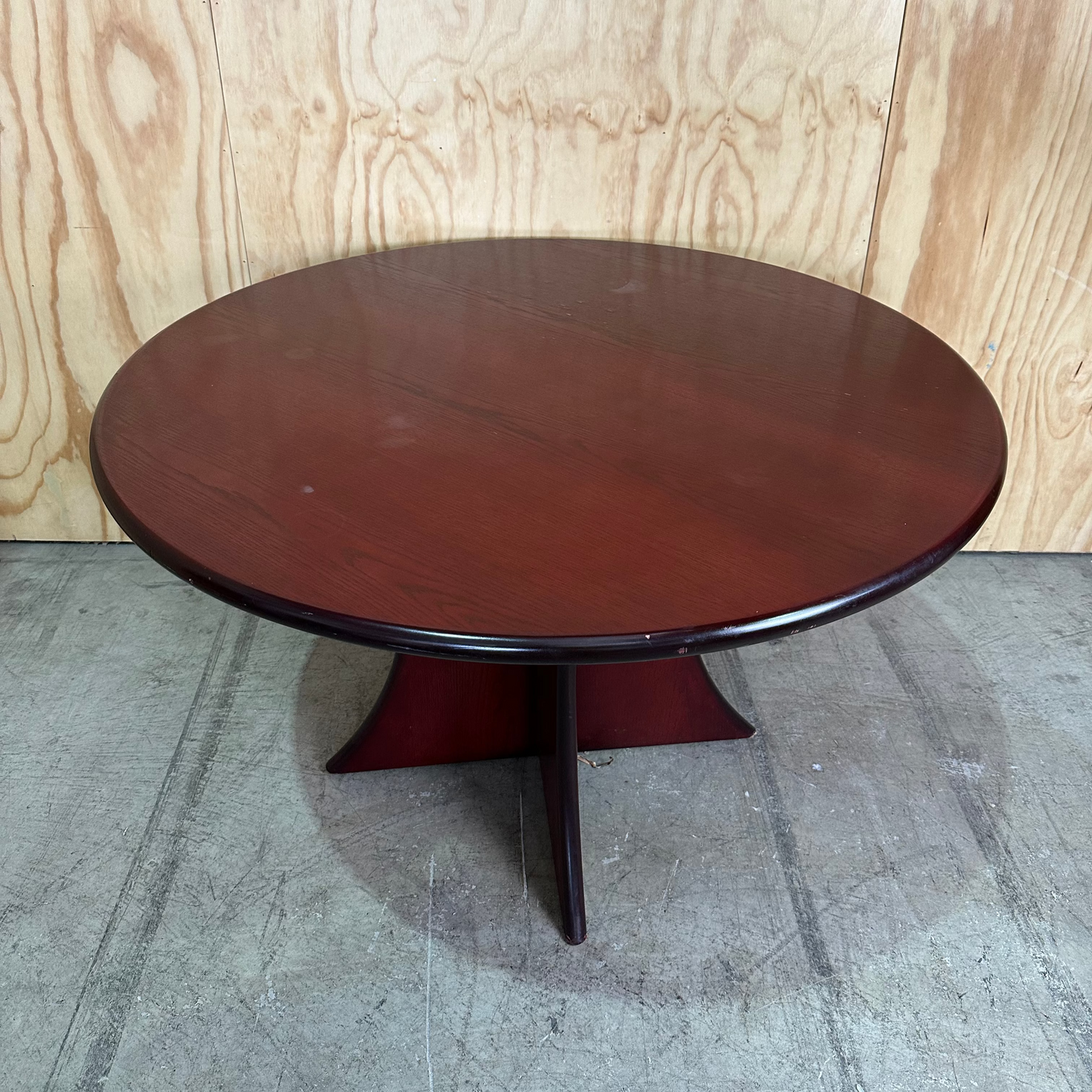 Circular Table in Rosewood