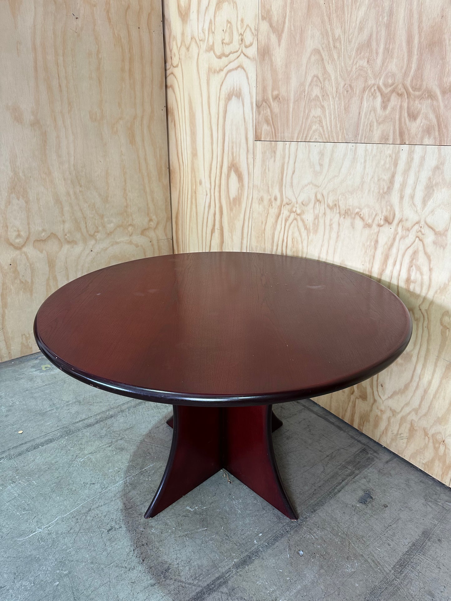 Circular Table in Rosewood
