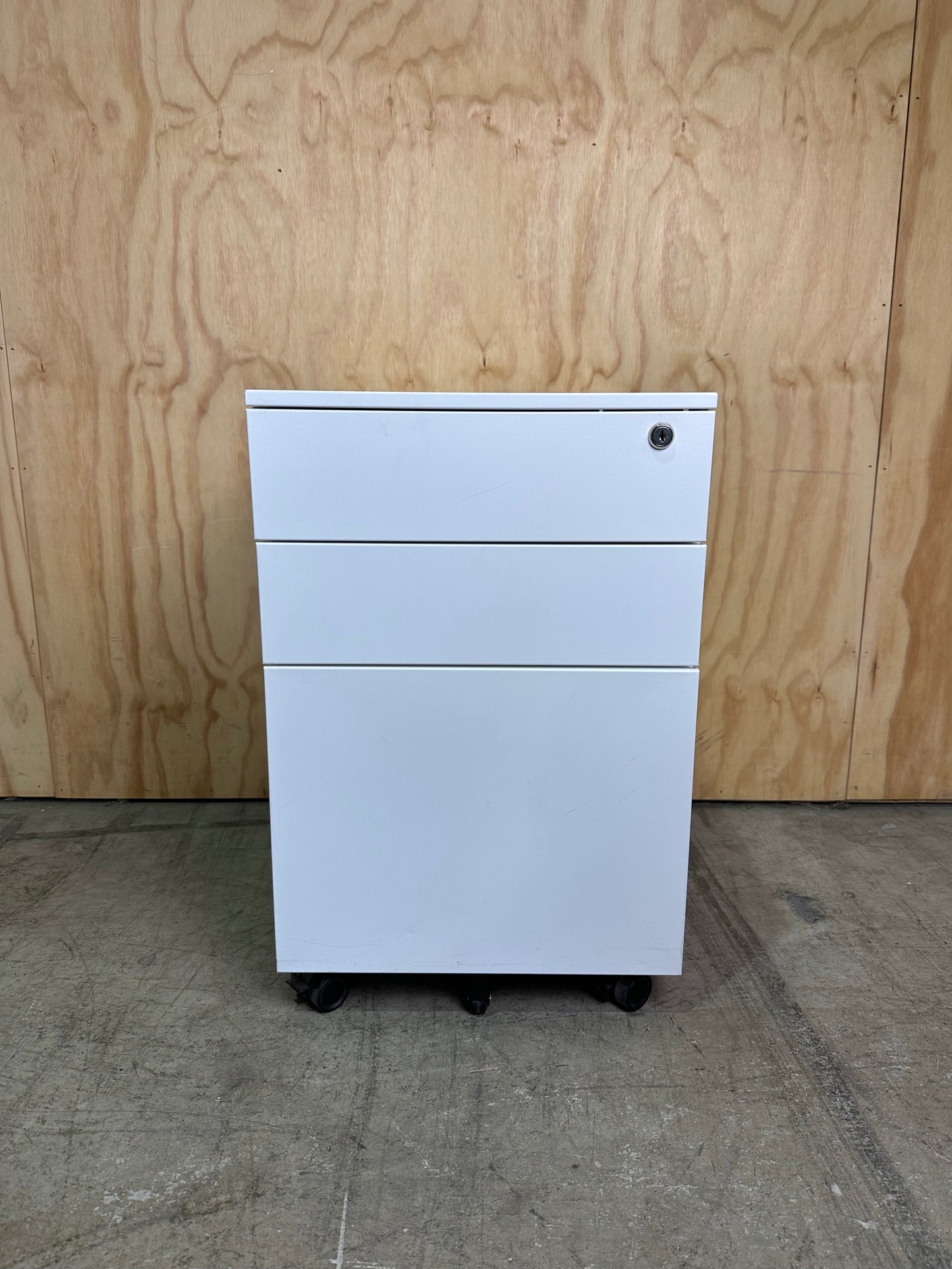 CLEARANCE White Pedestal