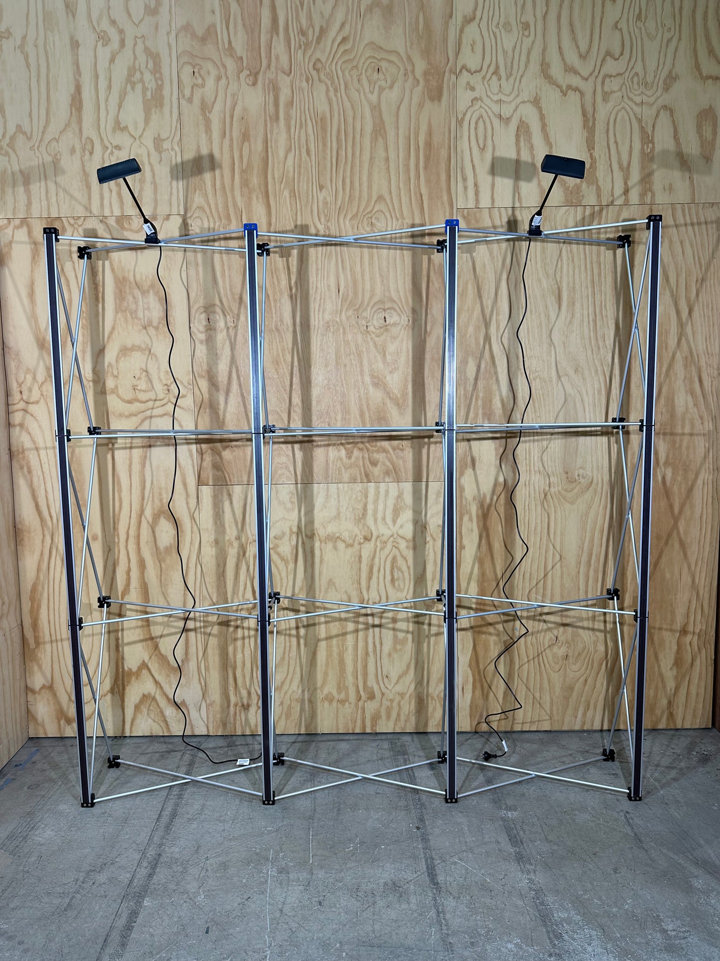 Banner mount with light attachment