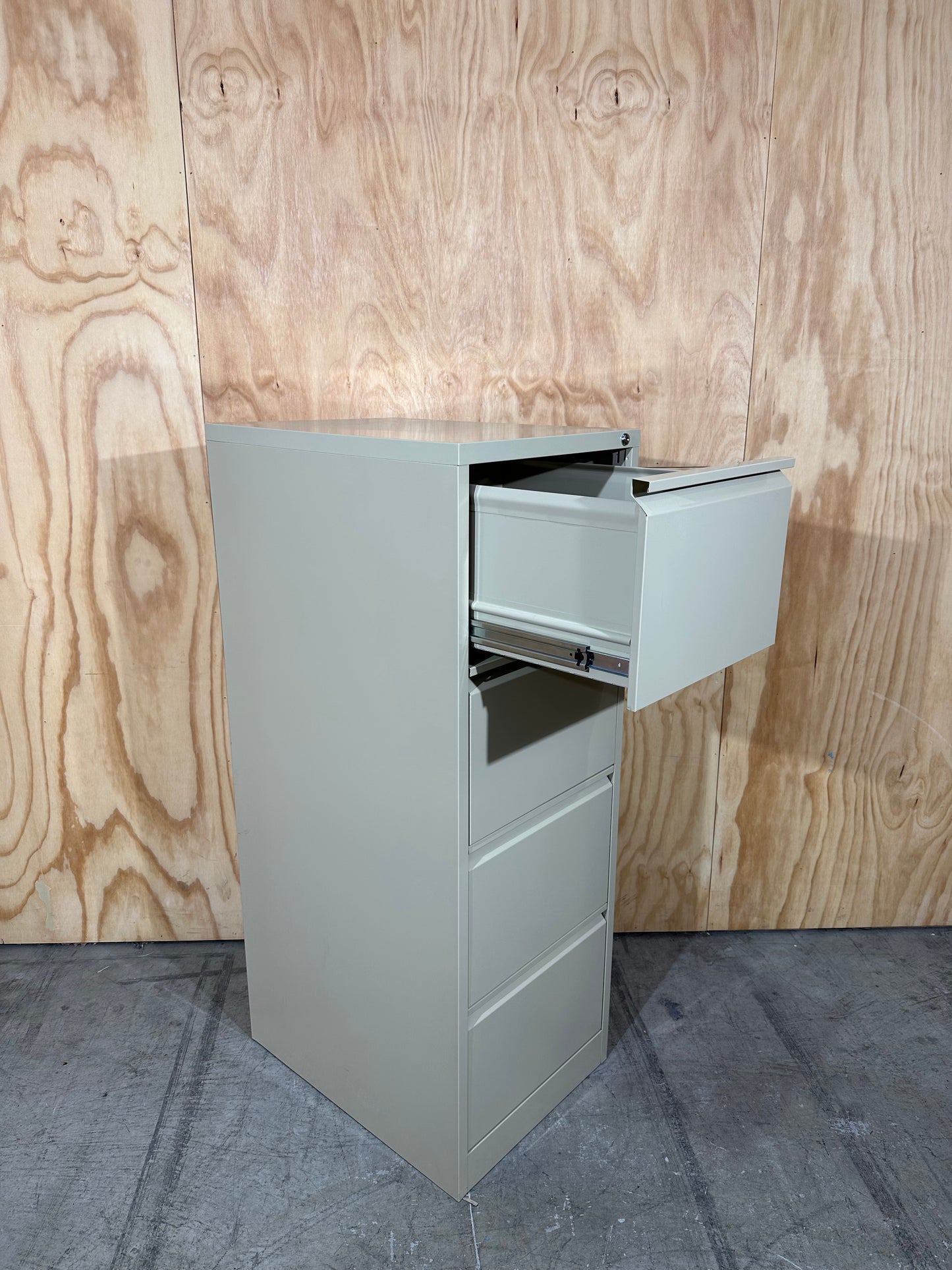 Steel 4 drawer filing cabinet