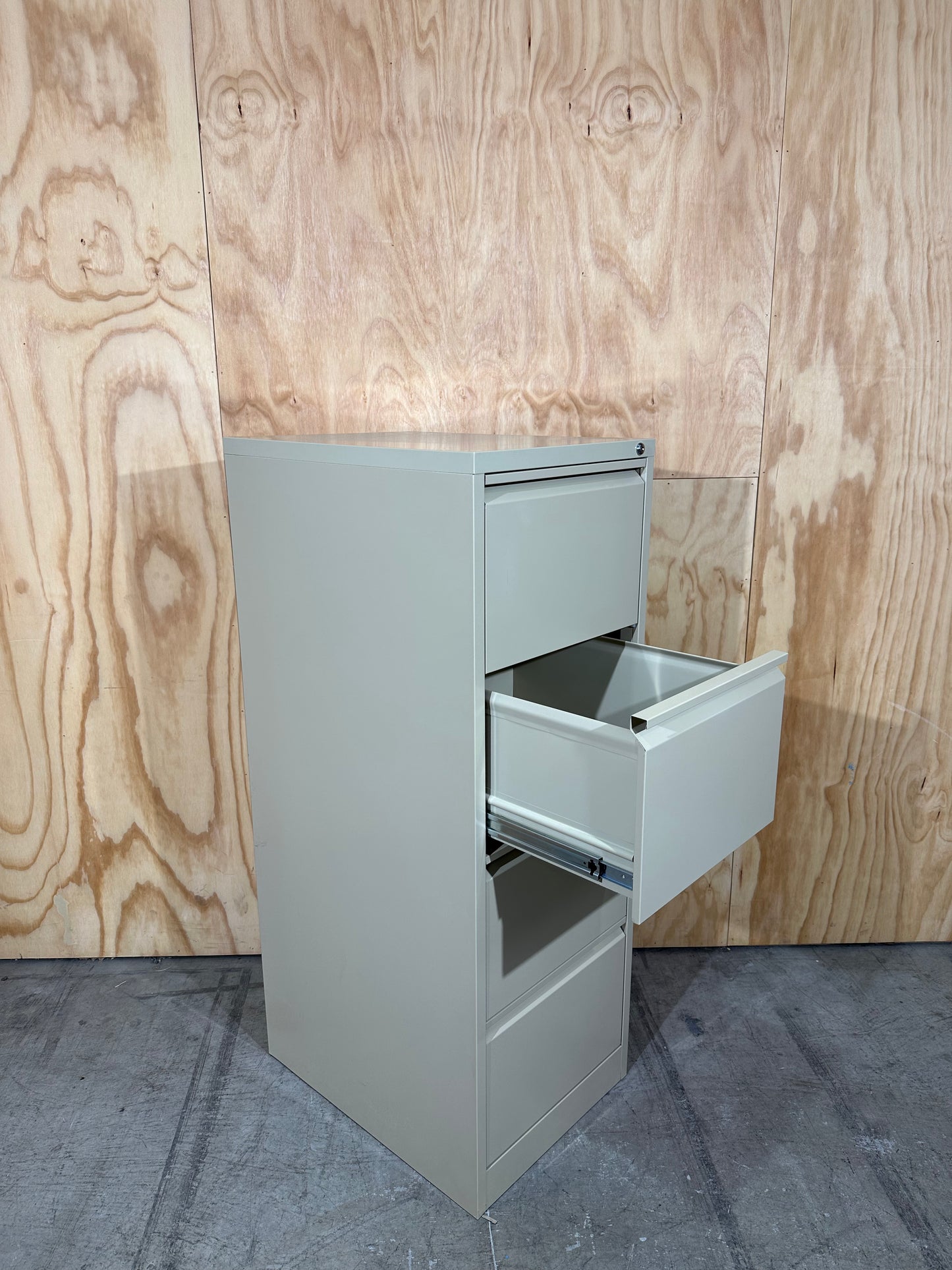 Steel 4 drawer filing cabinet