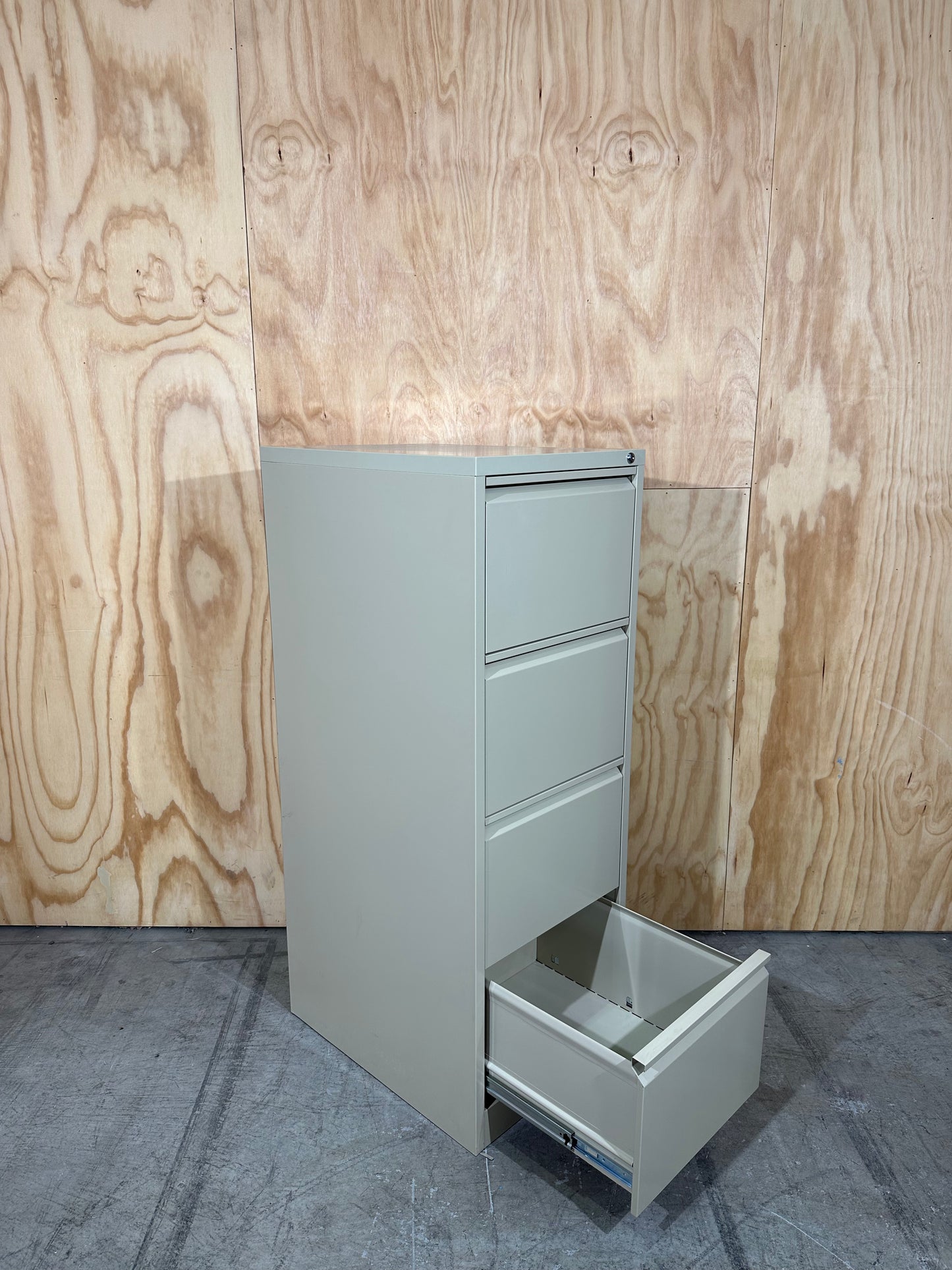 Steel 4 drawer filing cabinet