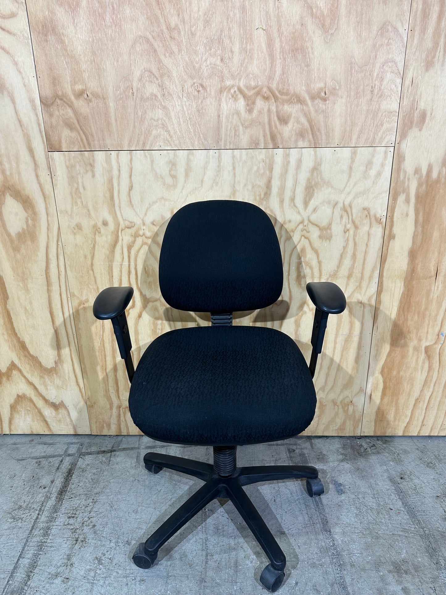 AC Spinal Safety Task Chair