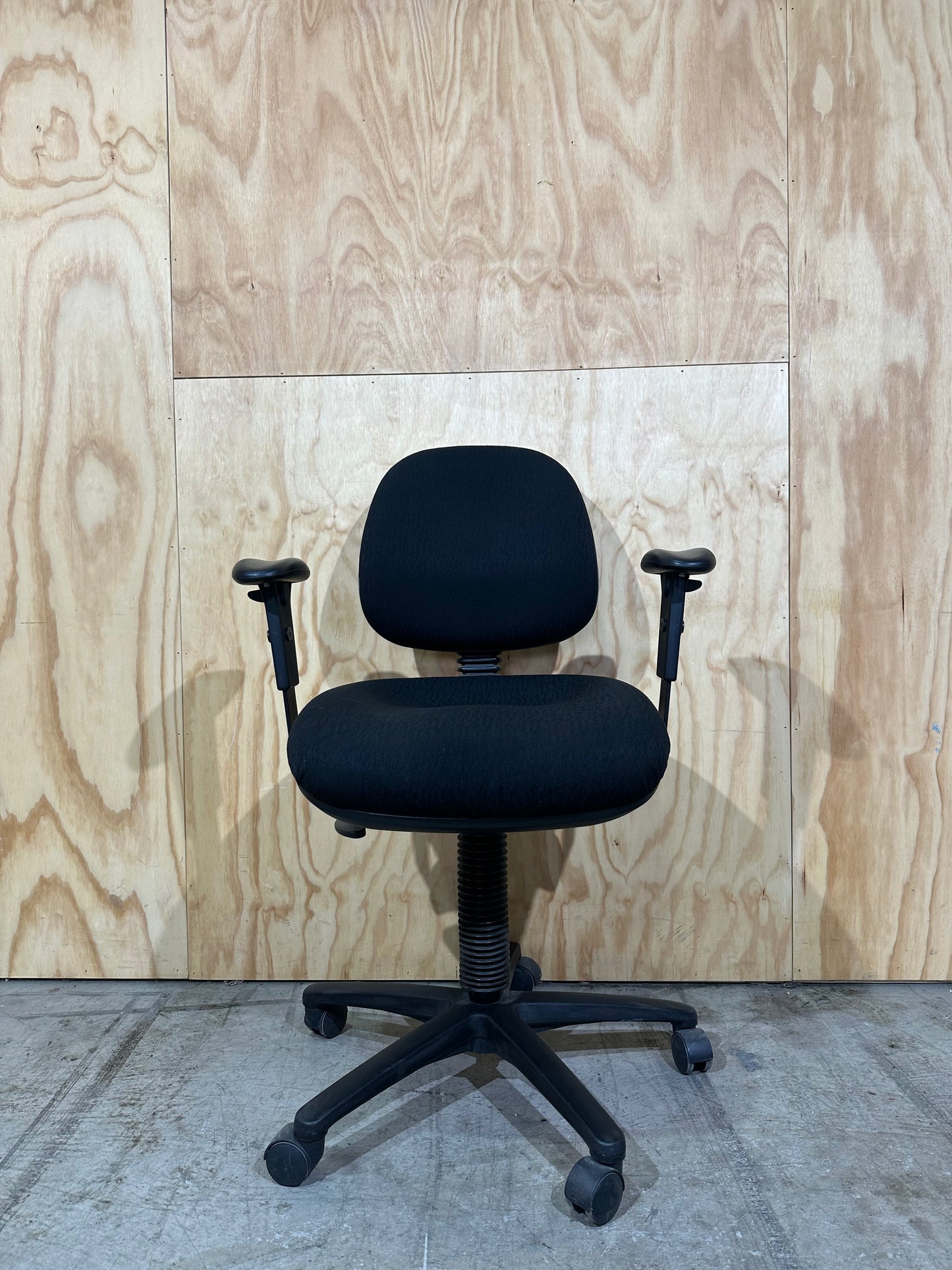AC Spinal Safety Task Chair