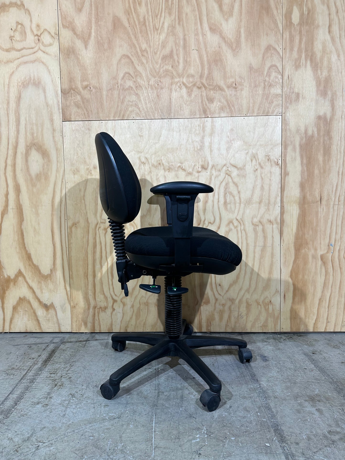 AC Spinal Safety Task Chair