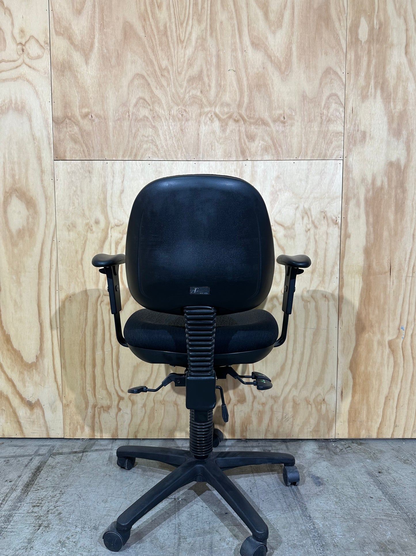 AC Spinal Safety Task Chair