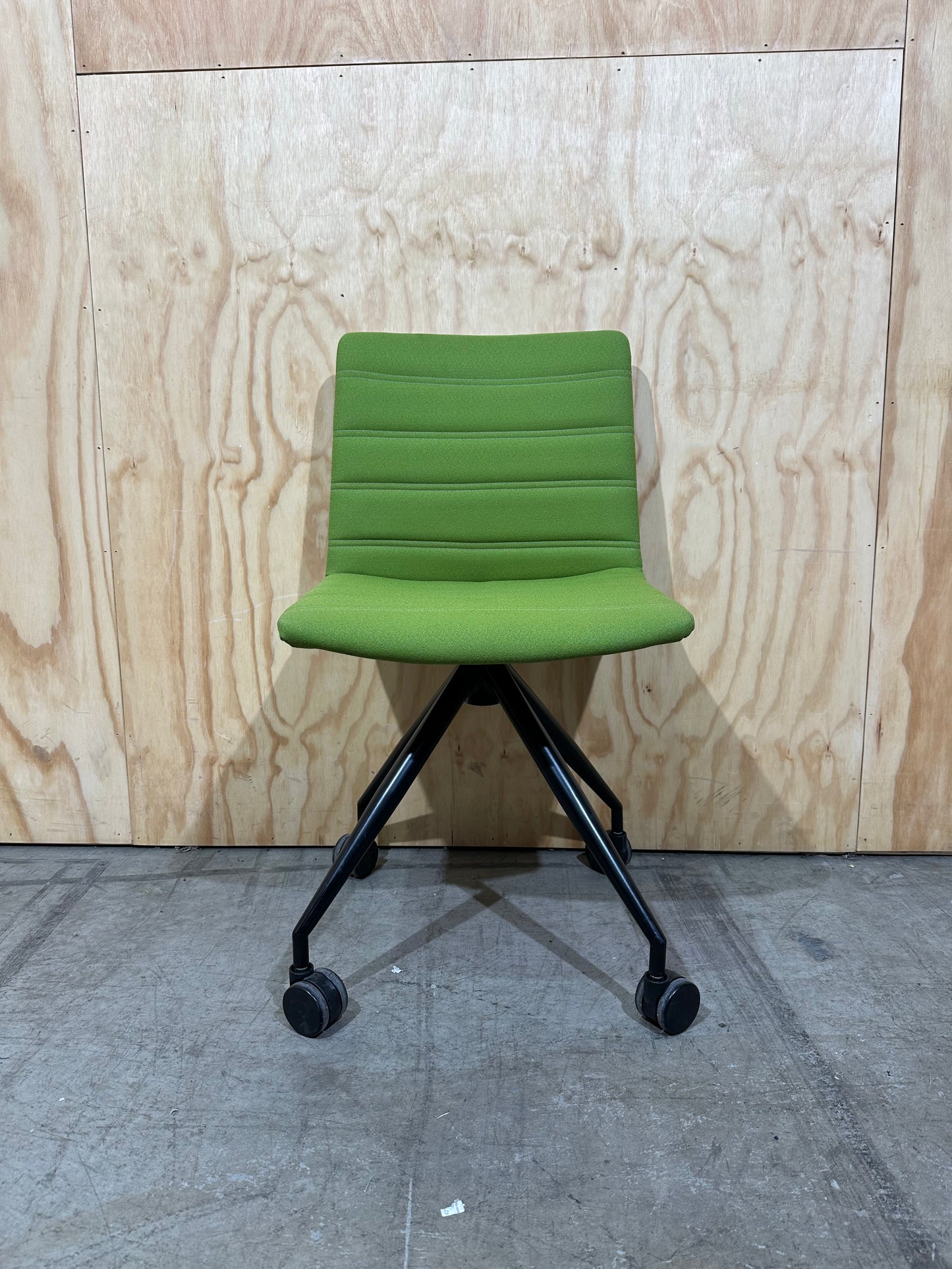 Chair solutions Jubel Swivel chair light green