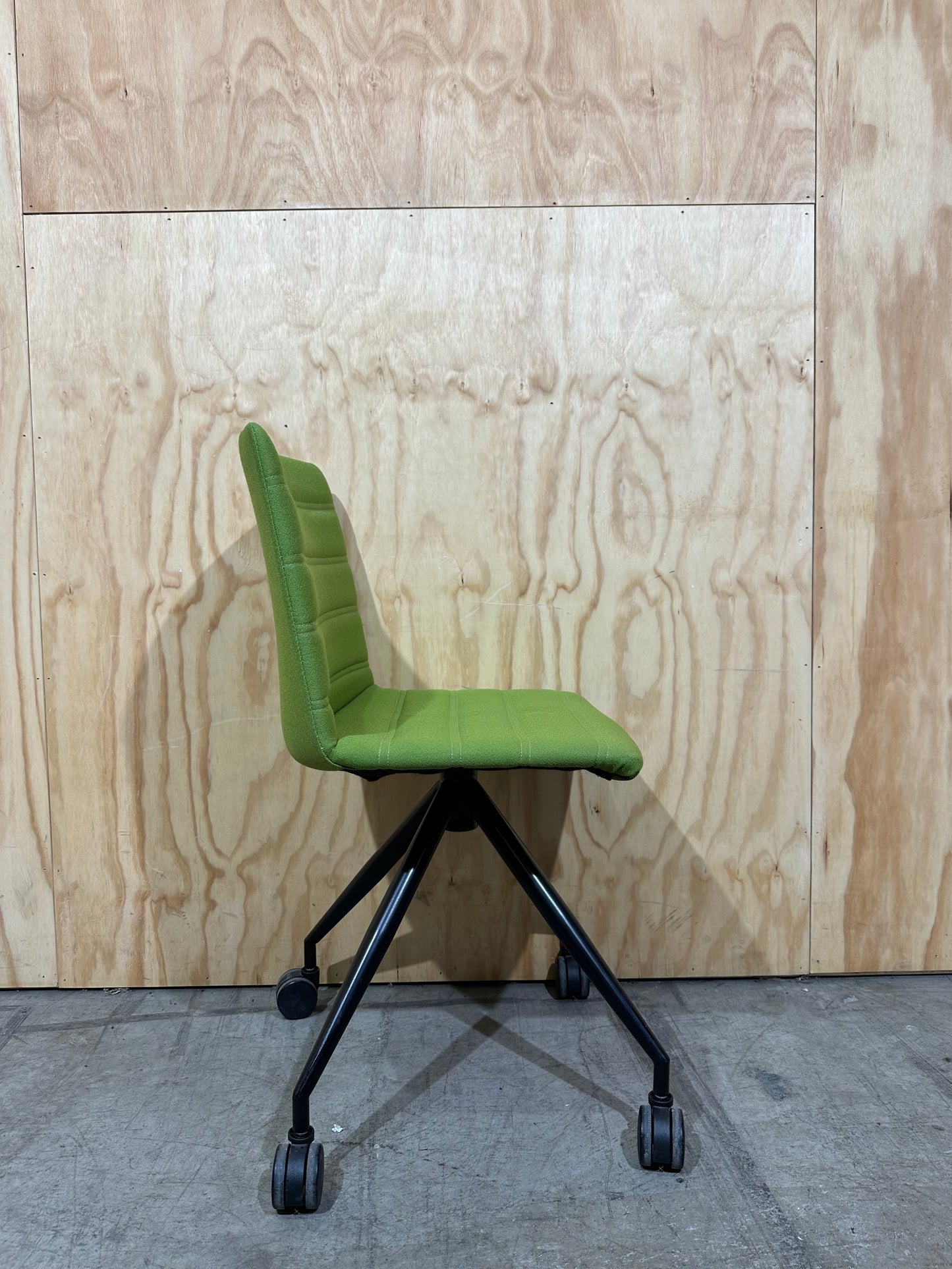 Chair solutions Jubel Swivel chair light green