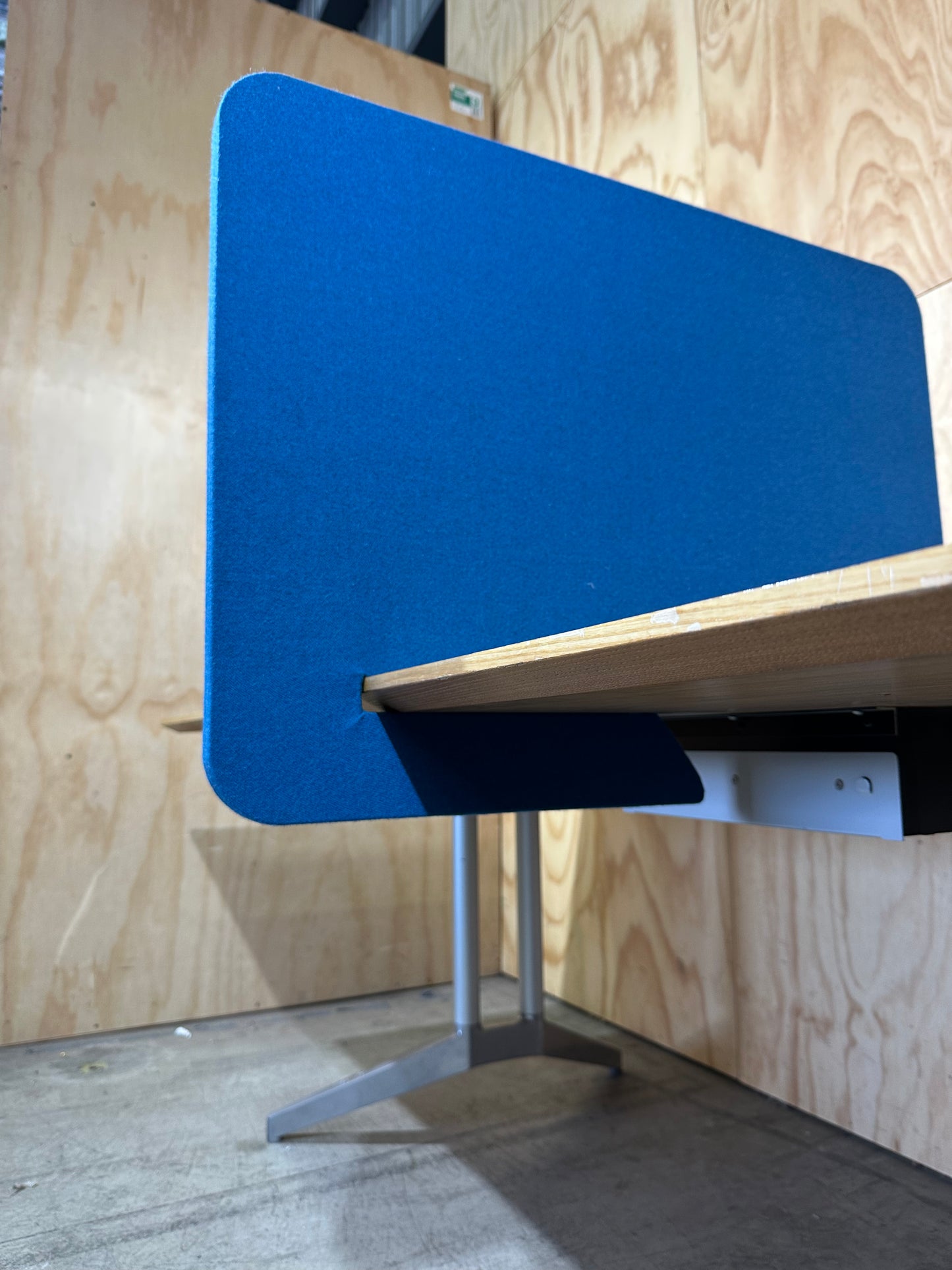 Blue desktop partition