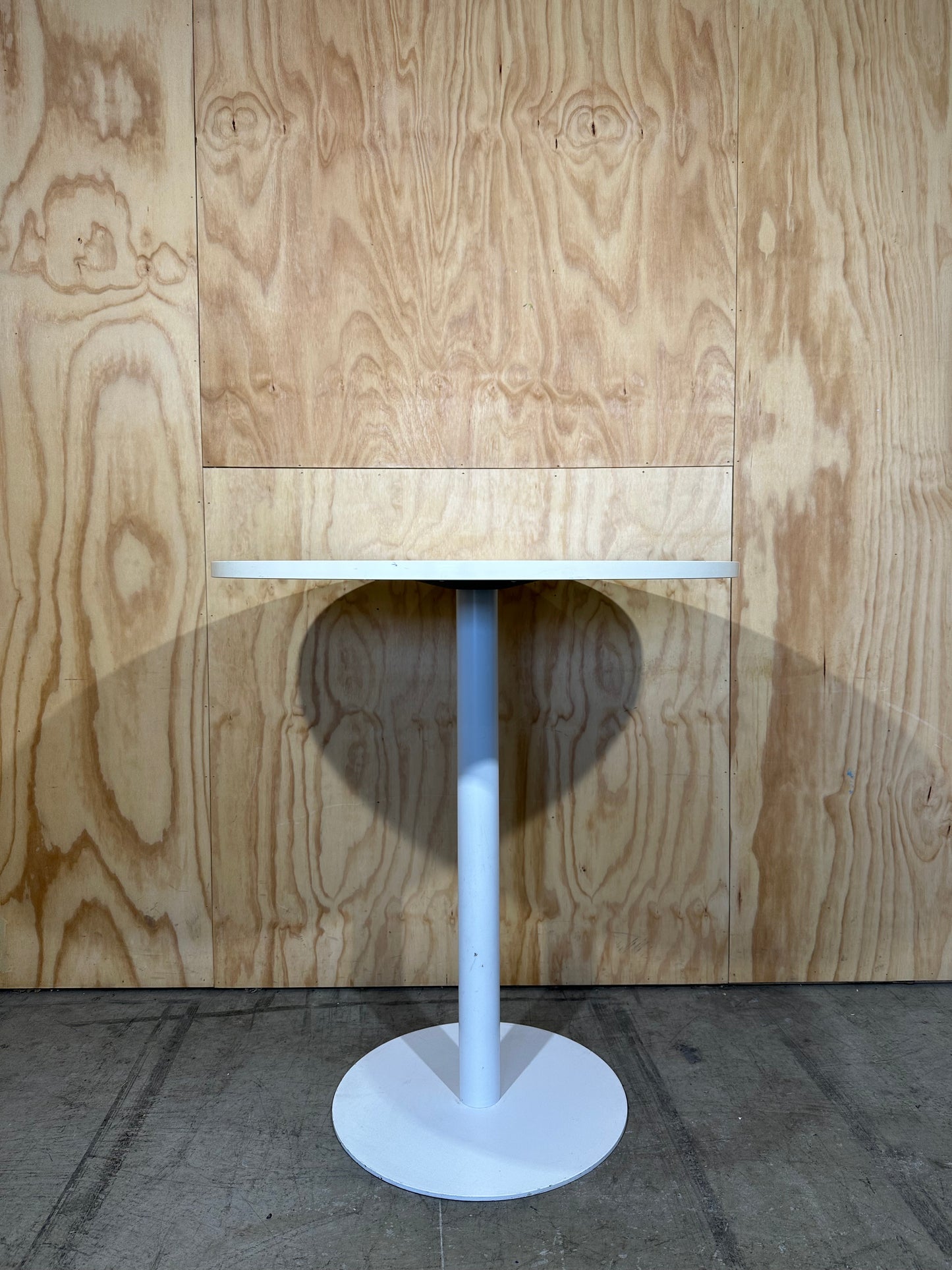 White round bar table