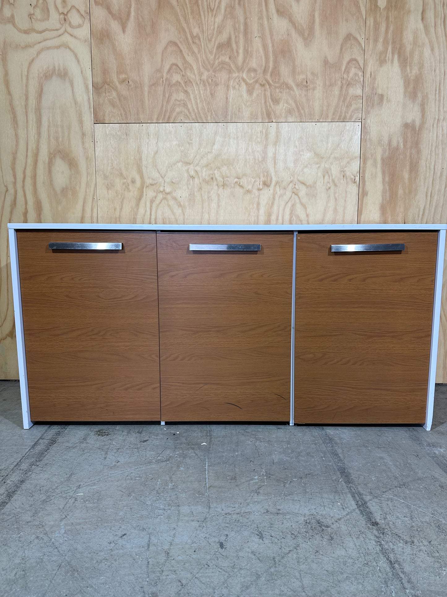 Office storage cabinet in gloss/wood veneer