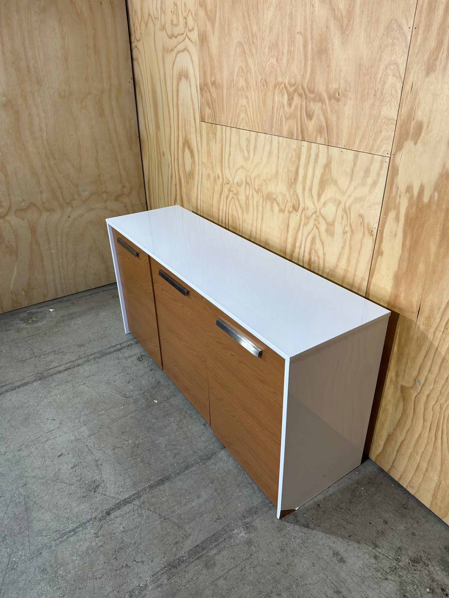 Office storage cabinet in gloss/wood veneer