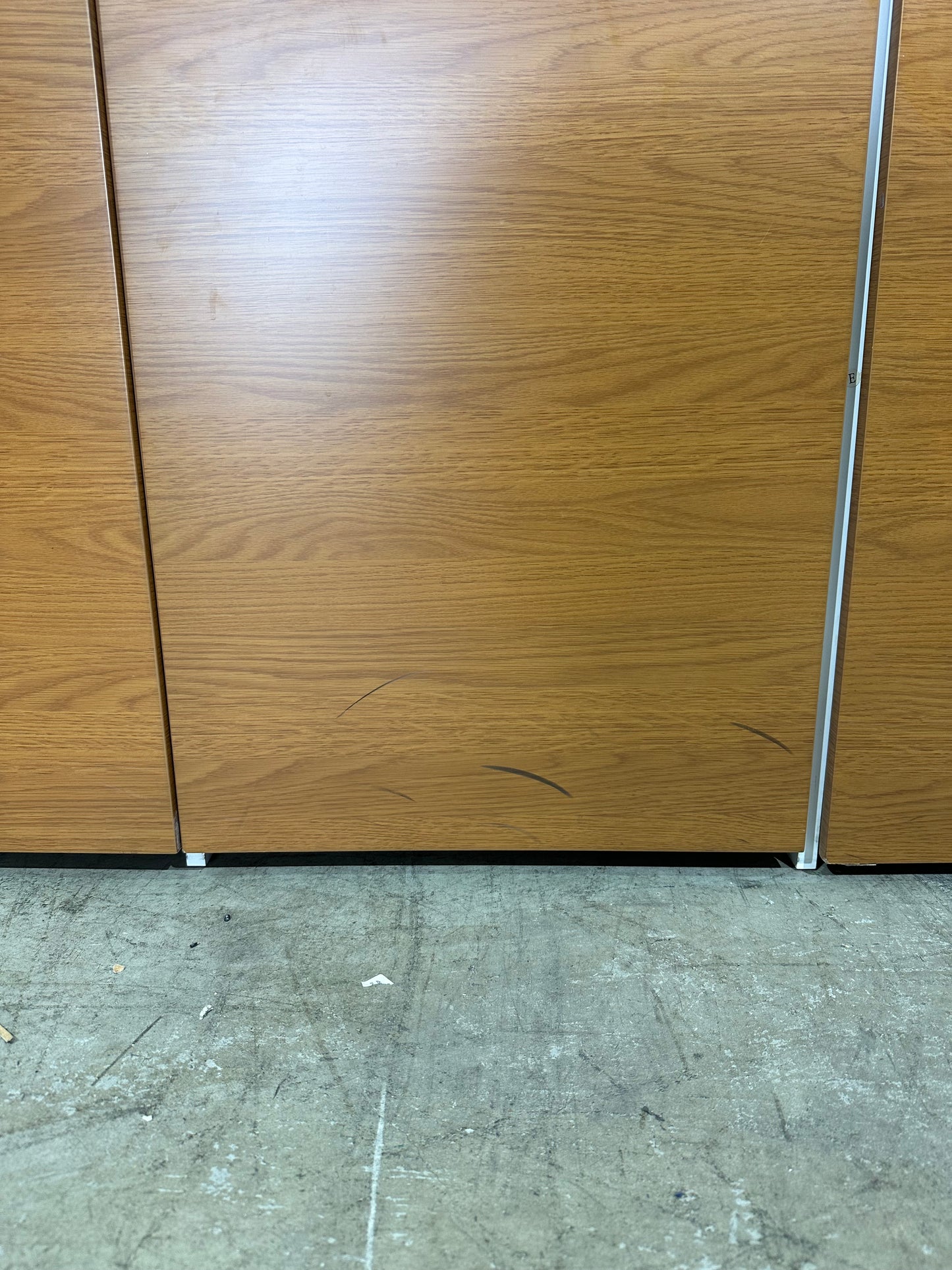 Office storage cabinet in gloss/wood veneer