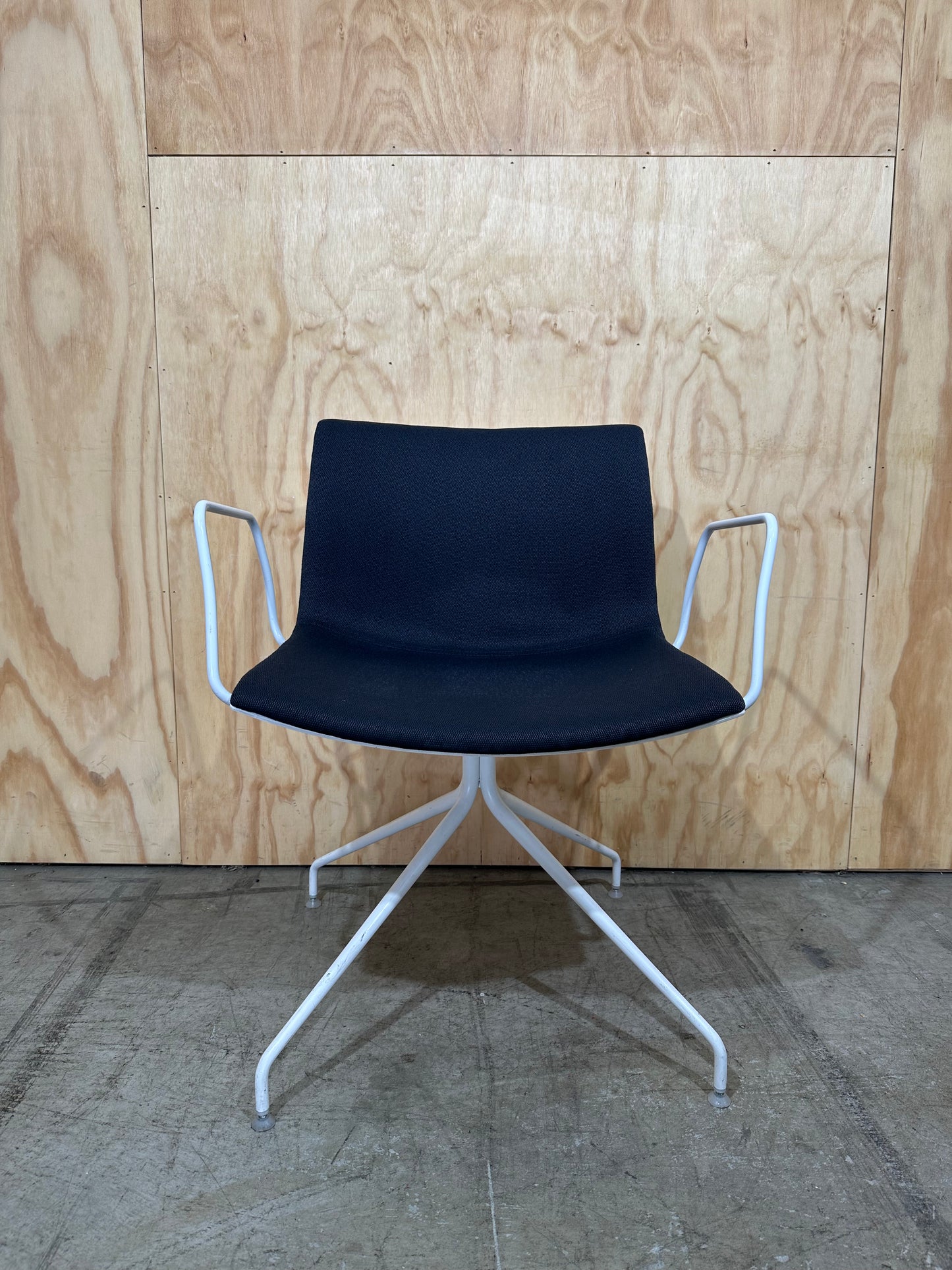 Arper Catifa 53 Meeting/Swivel chair - Blue