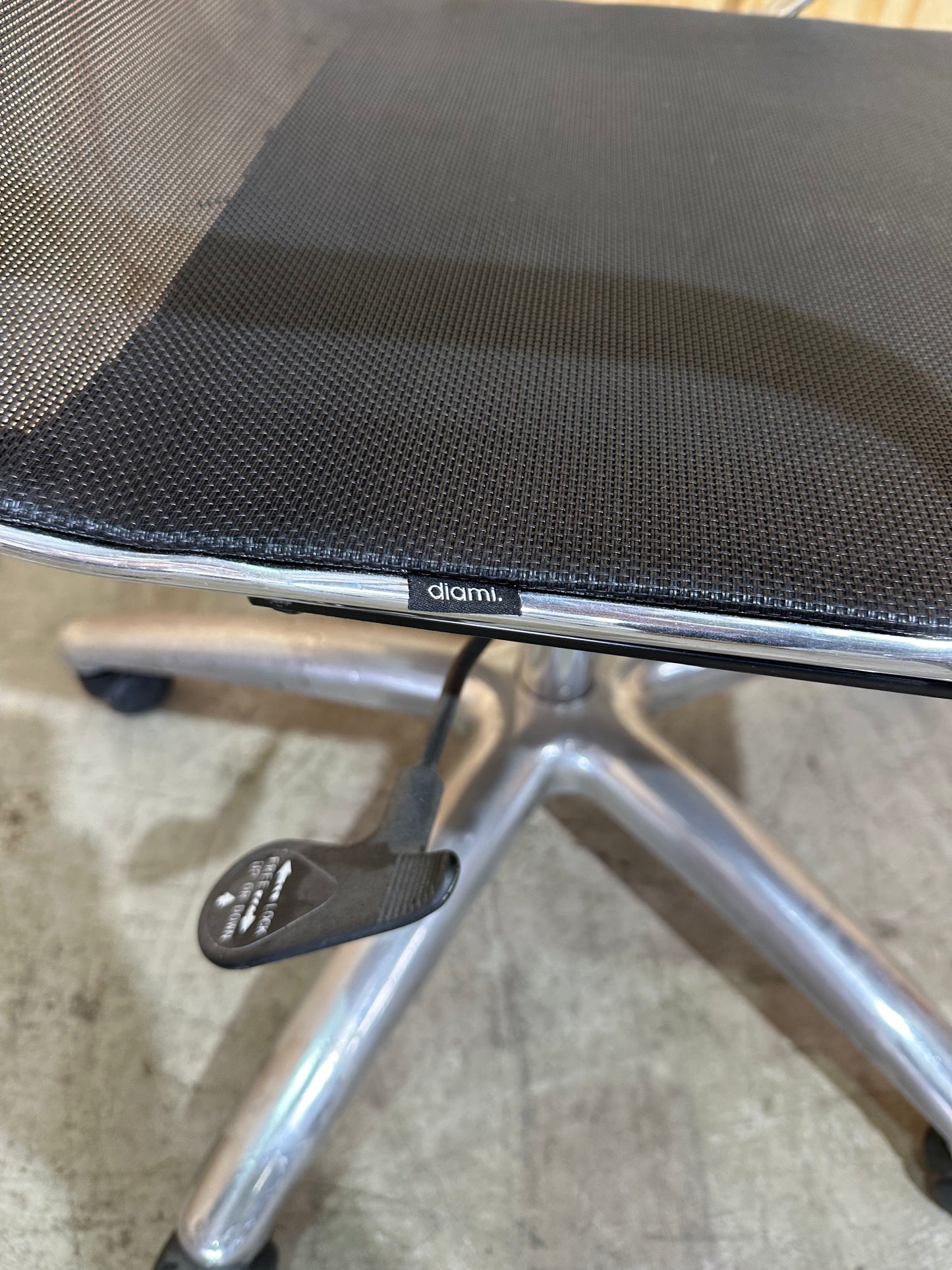 VYVE Mesh Chair by Diami