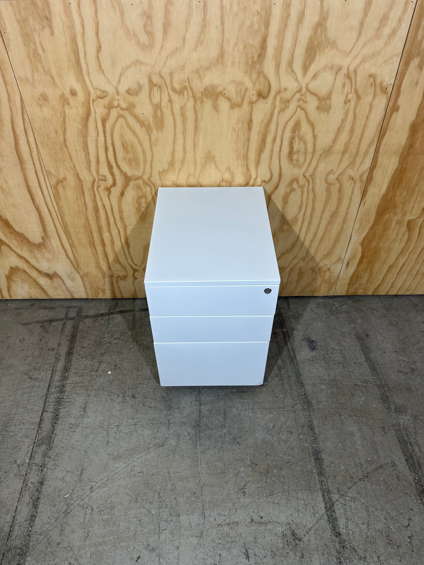 White pedestal 3 drawers