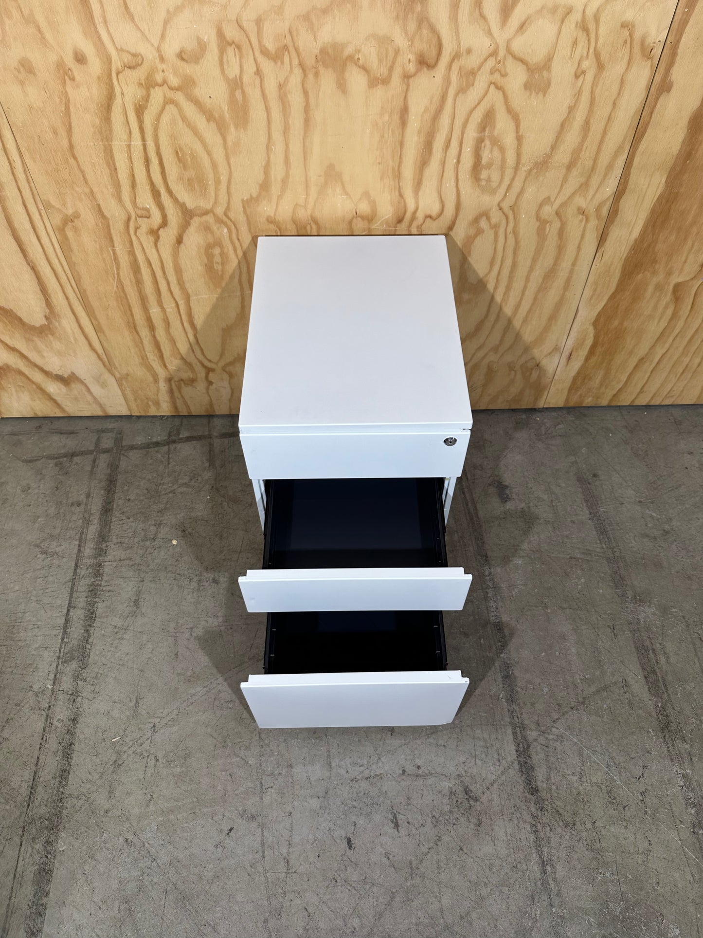 White pedestal 3 drawers