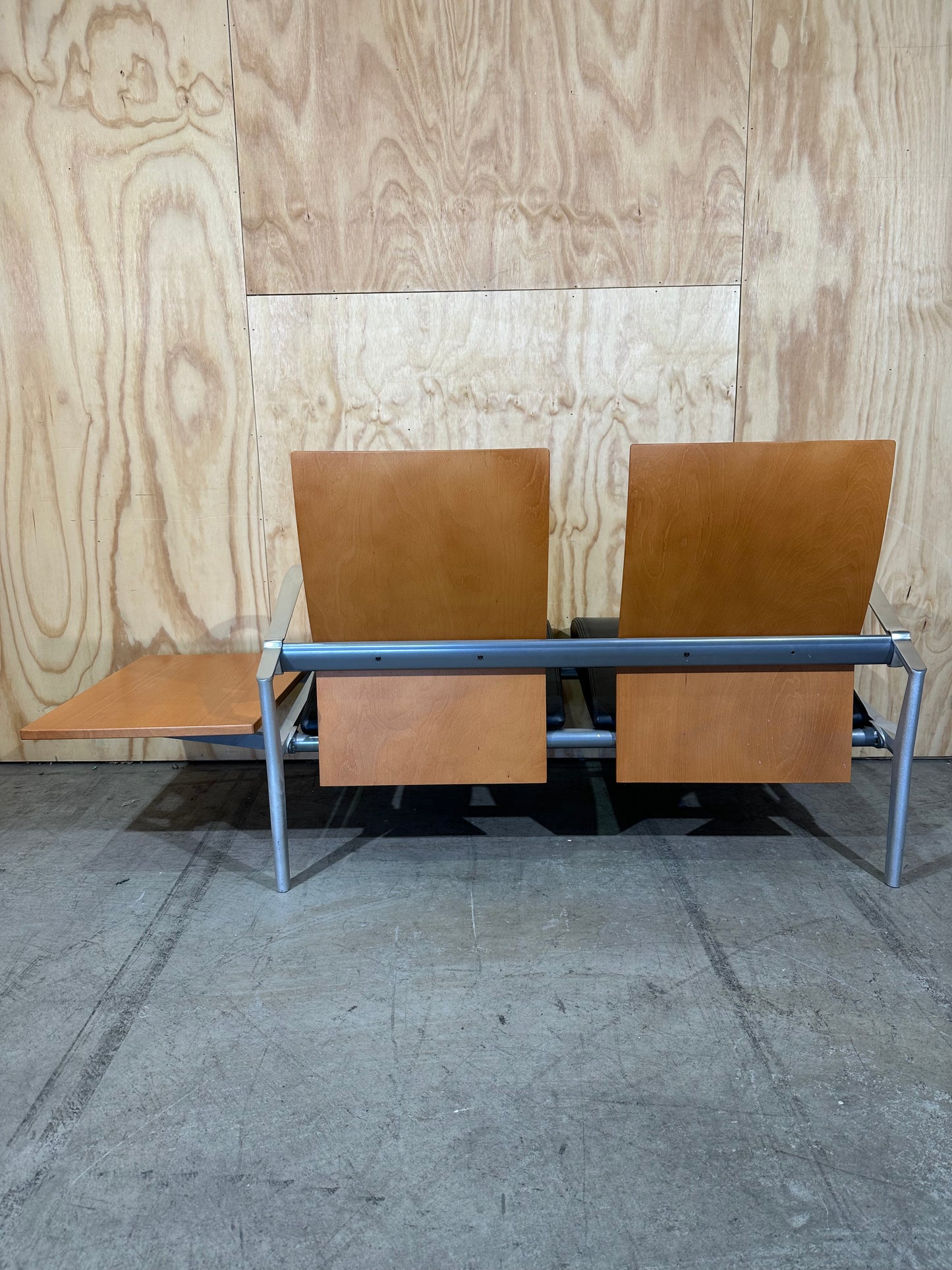 2 chair unit with side table