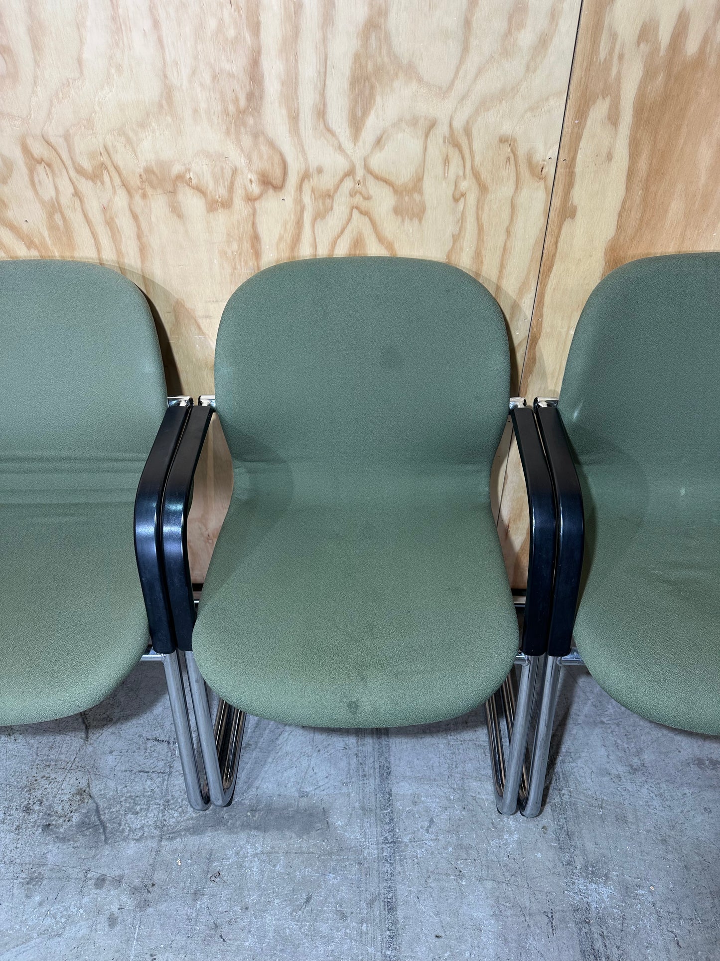 Set of 4 Vintage Wilkhahn FS Line cantilever chairs in Olive Green