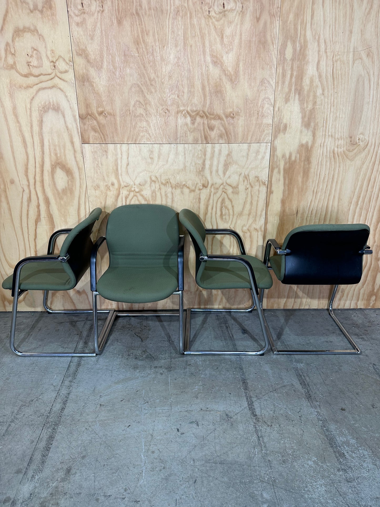 Set of 4 Vintage Wilkhahn FS Line cantilever chairs in Olive Green