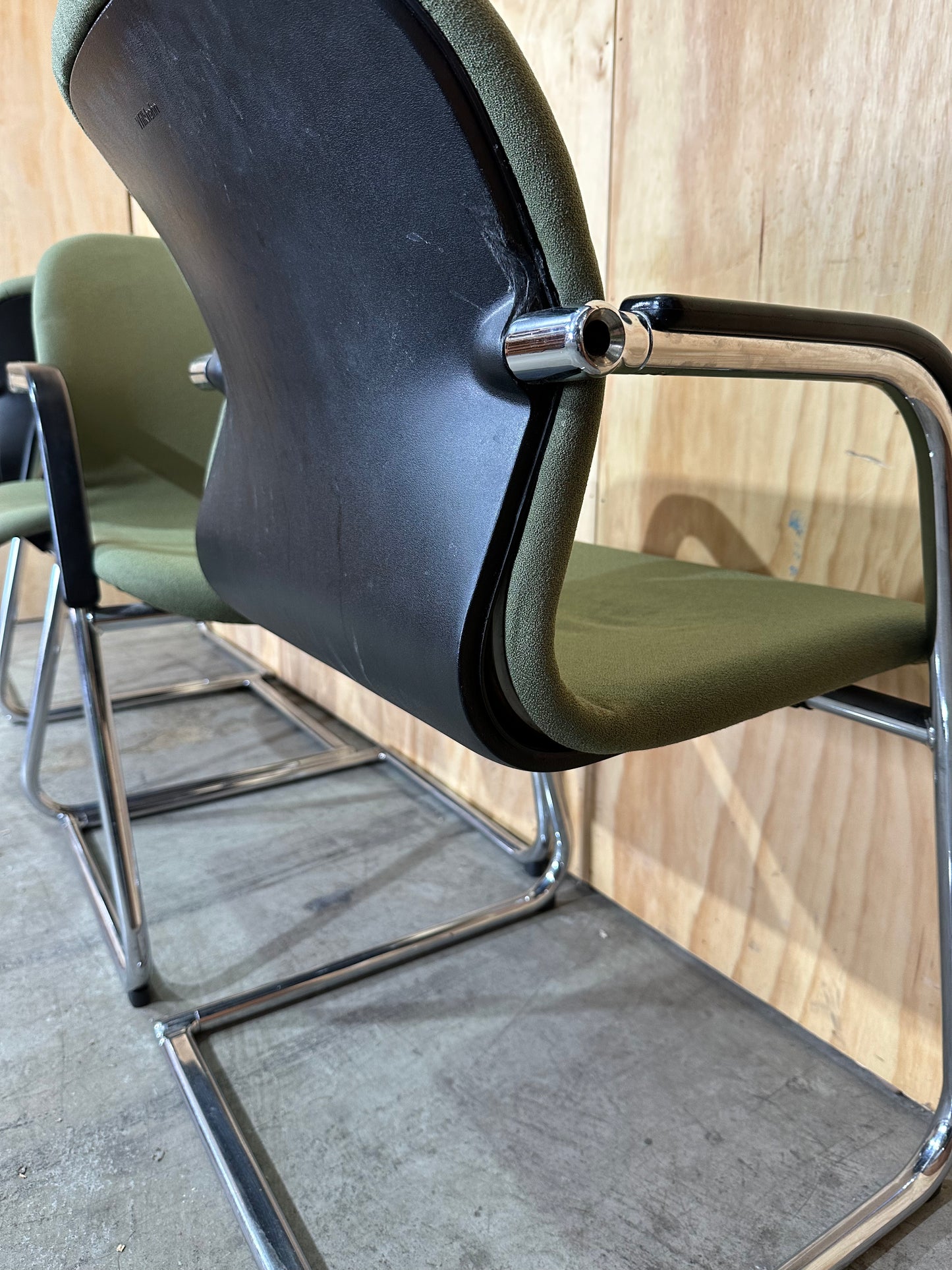 Set of 4 Vintage Wilkhahn FS Line cantilever chairs in Olive Green